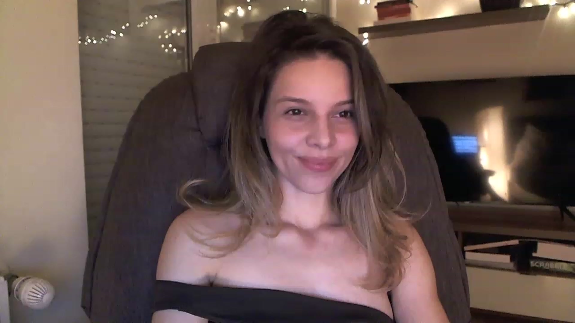 Gallery image thumbnail from Heaven_hot's myfreecams stream on, 12/08/2022, 19:07 image 20 of 20