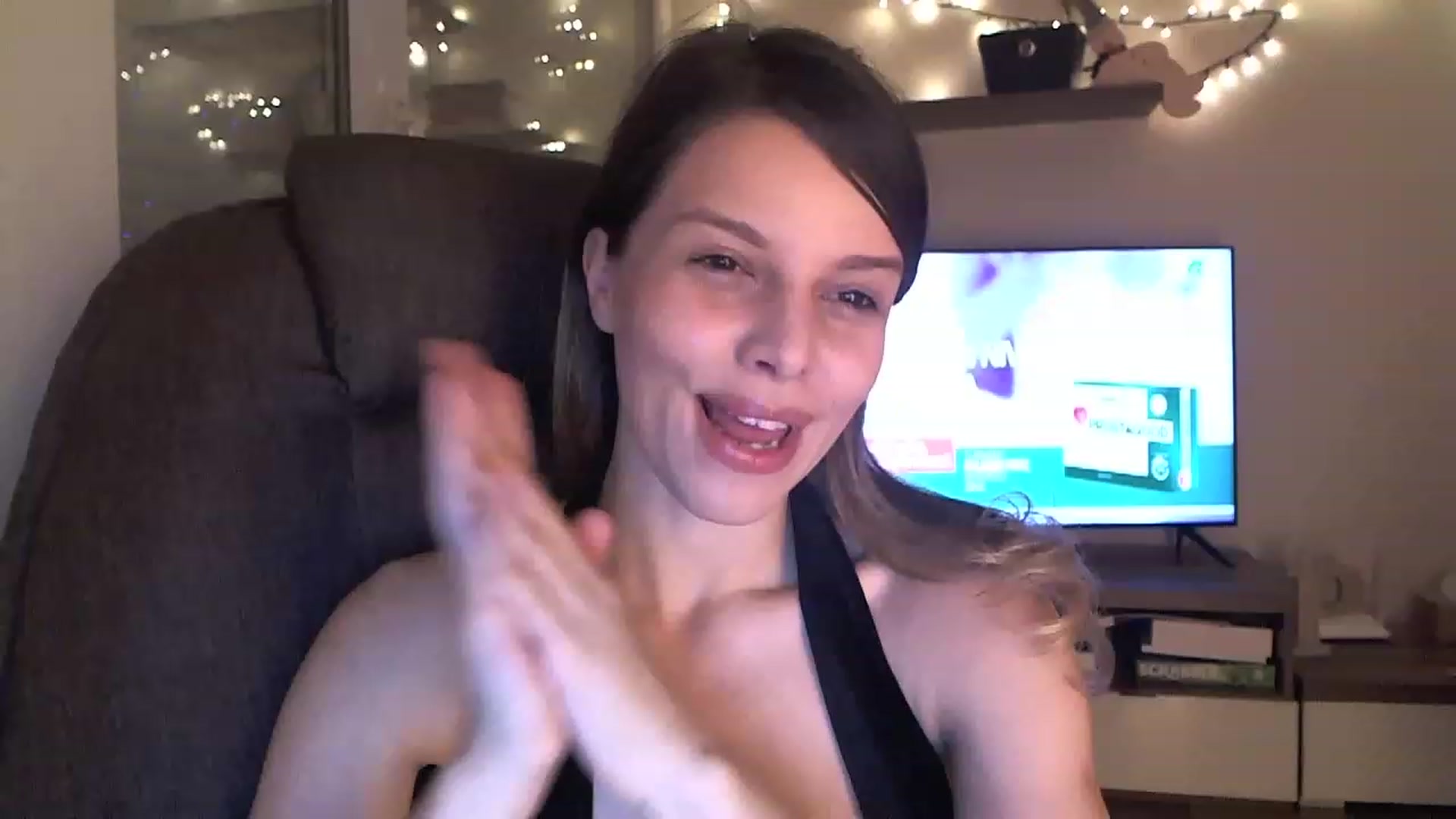 Gallery image thumbnail from Heaven_hot's myfreecams stream on, 12/10/2022, 14:49 image 15 of 20