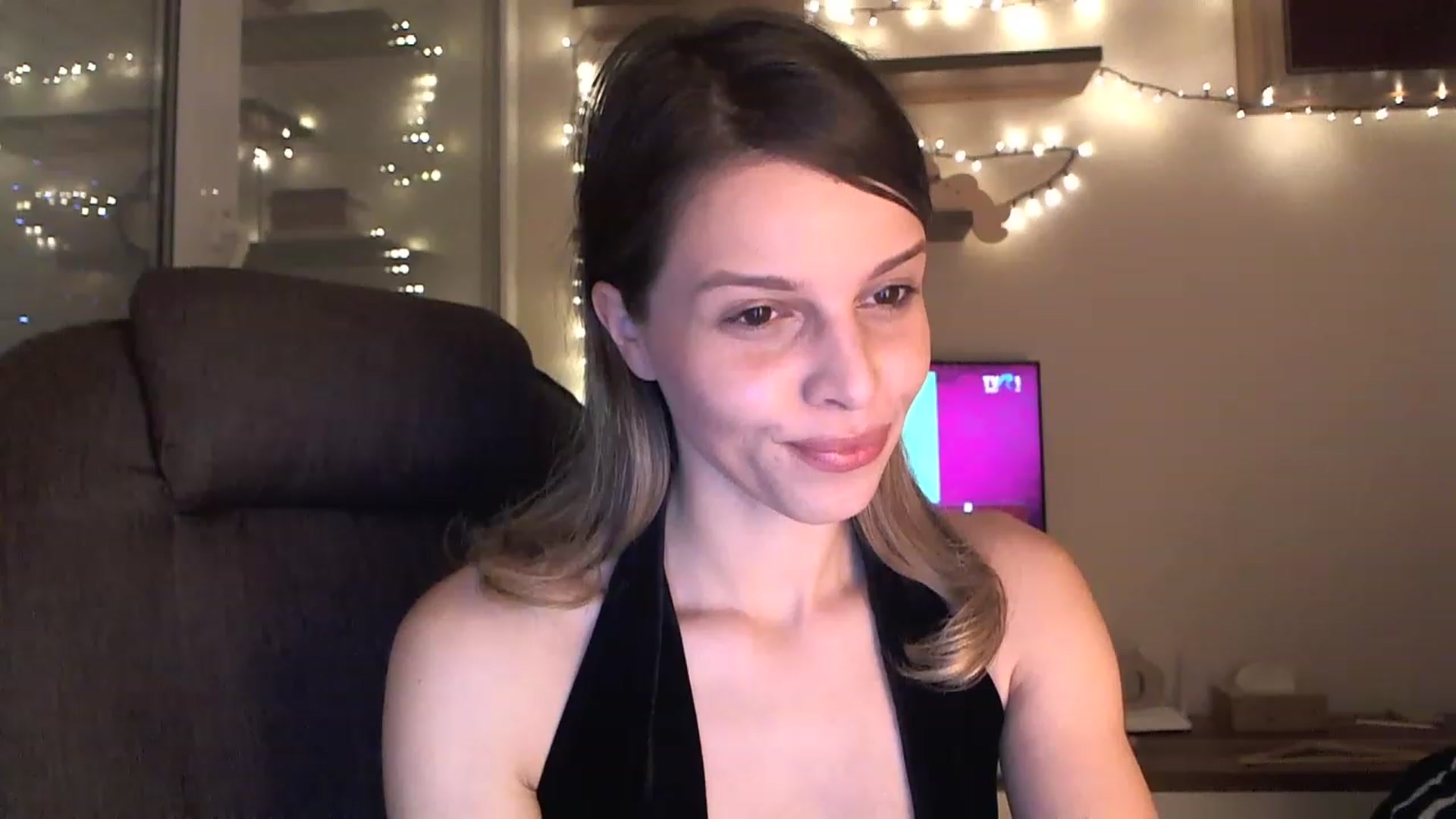 Gallery image thumbnail from Heaven_hot's myfreecams stream on, 12/10/2022, 14:49 image 7 of 20