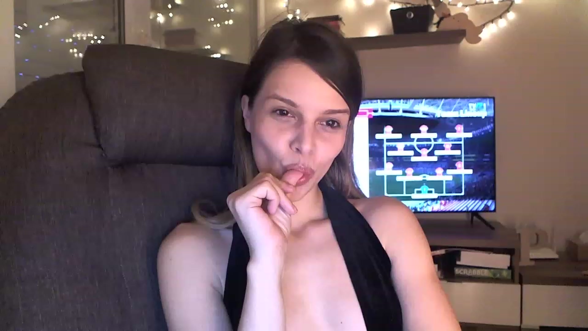 Gallery image thumbnail from Heaven_hot's myfreecams stream on, 12/10/2022, 14:49 image 10 of 20