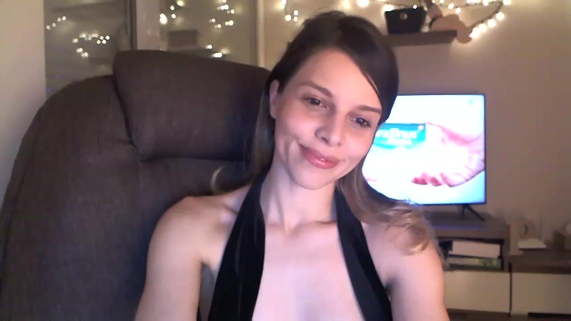 Gallery image thumbnail from Heaven_hot's myfreecams stream on, 12/10/2022, 14:49 image 16 of 20