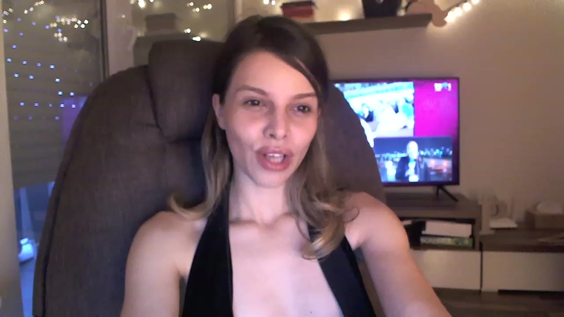 Gallery image thumbnail from Heaven_hot's myfreecams stream on, 12/10/2022, 14:49 image 3 of 20