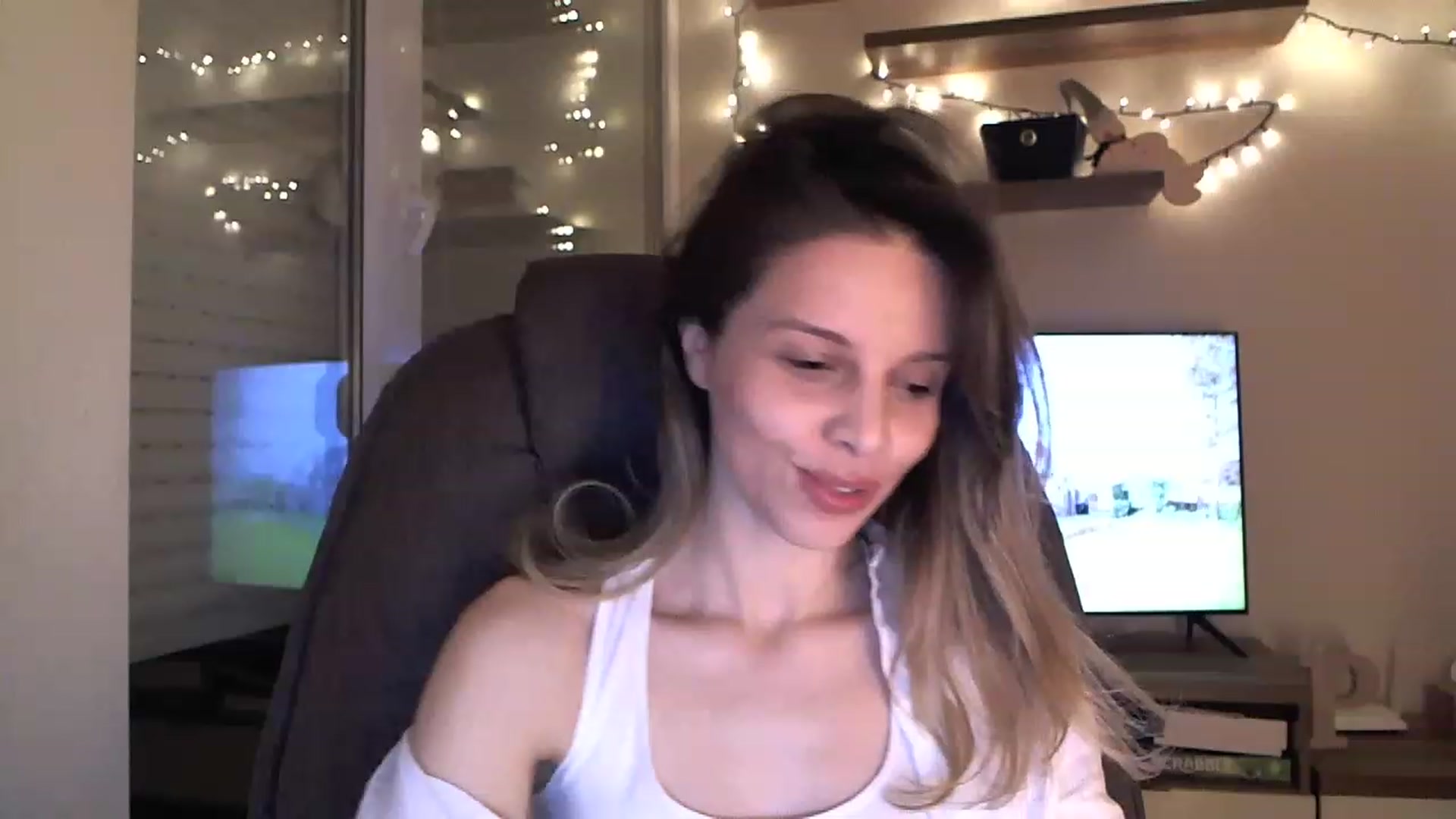 Gallery image thumbnail from Heaven_hot's myfreecams stream on, 12/11/2022, 17:43 image 9 of 20