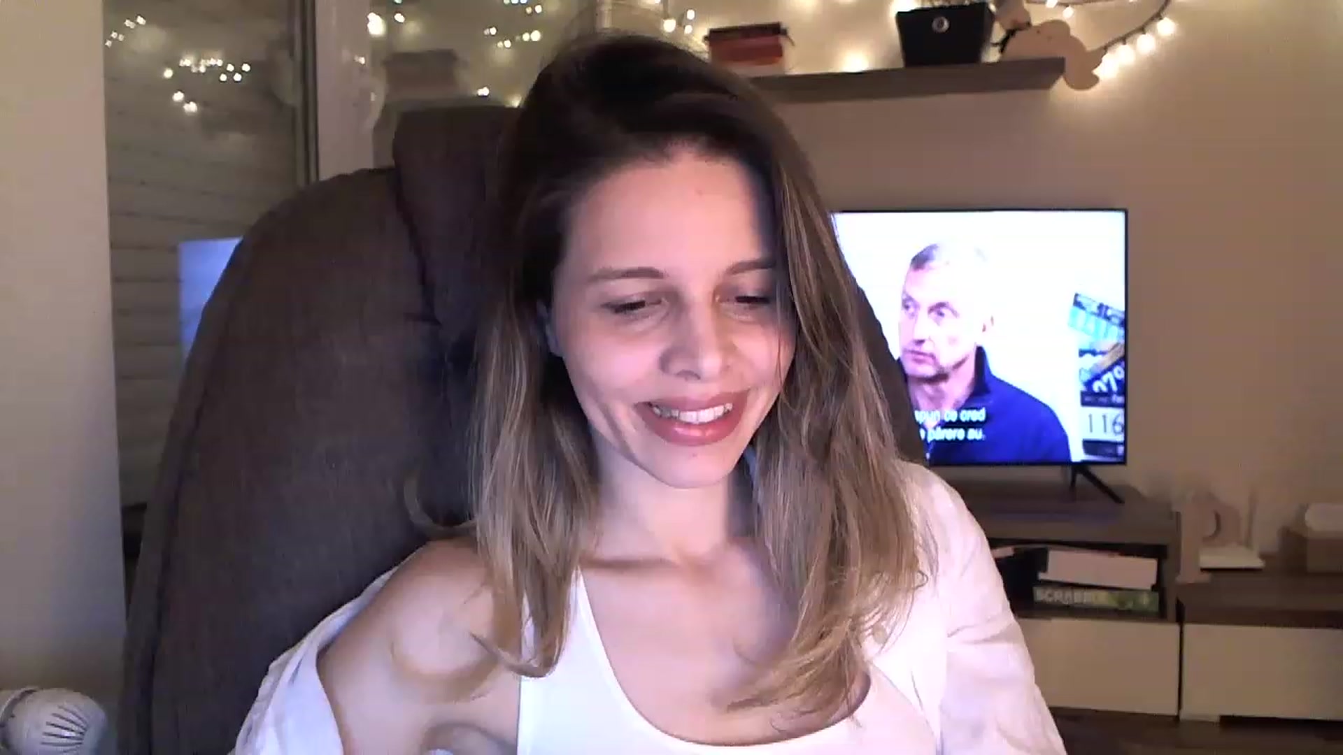 Gallery image thumbnail from Heaven_hot's myfreecams stream on, 12/11/2022, 17:43 image 16 of 20