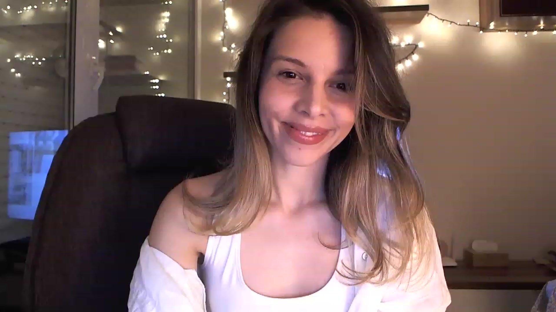 Gallery image thumbnail from Heaven_hot's myfreecams stream on, 12/11/2022, 17:43 image 4 of 20