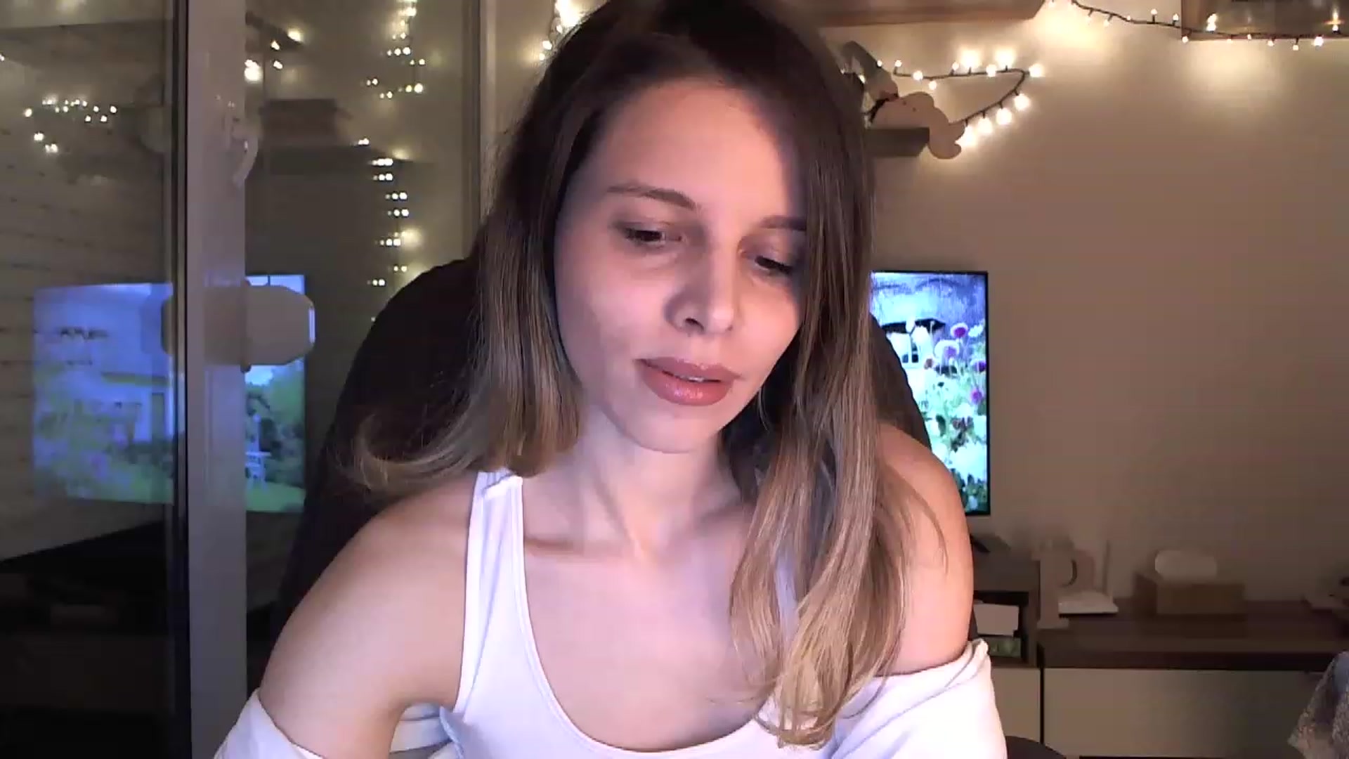 Gallery image thumbnail from Heaven_hot's myfreecams stream on, 12/11/2022, 17:43 image 1 of 20