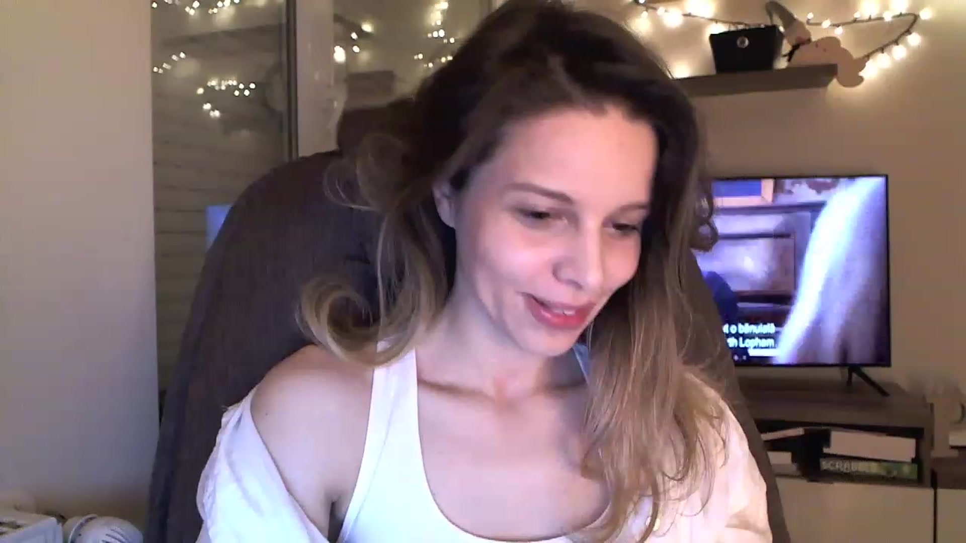 Gallery image thumbnail from Heaven_hot's myfreecams stream on, 12/11/2022, 18:03 image 10 of 20