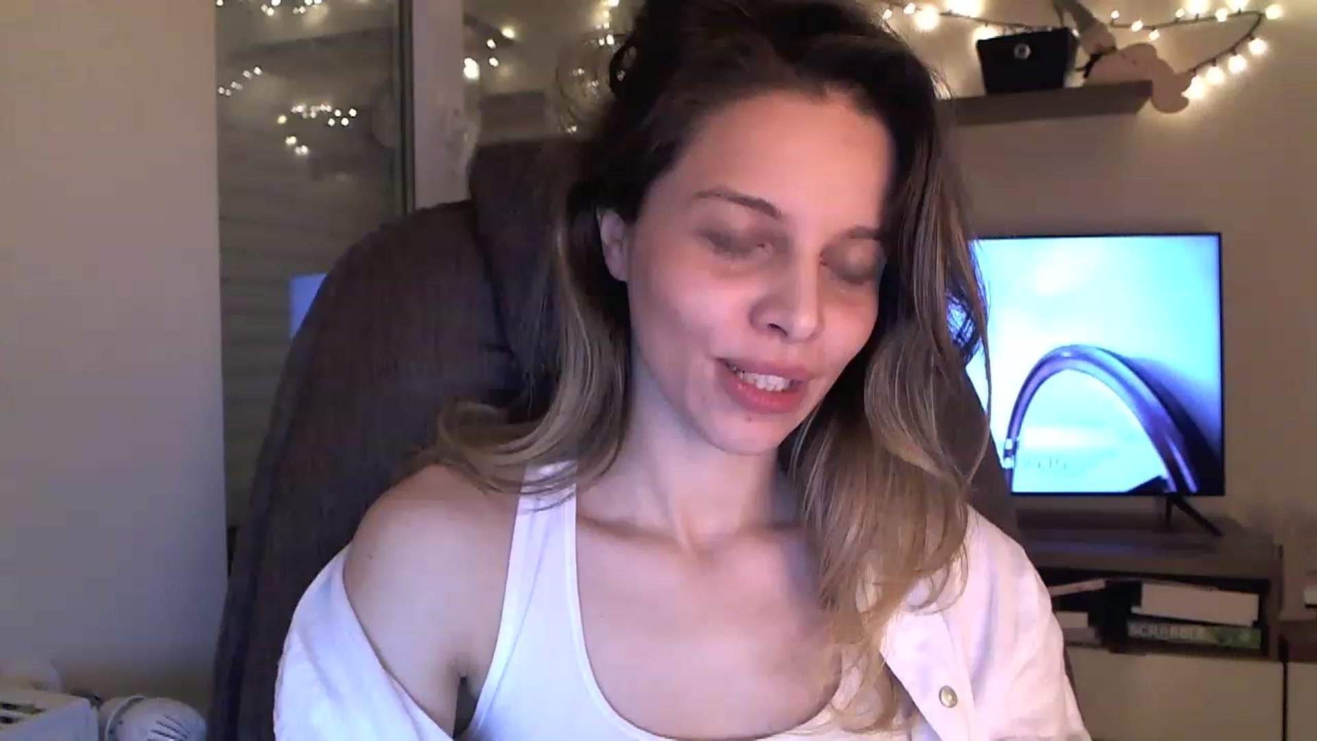Gallery image thumbnail from Heaven_hot's myfreecams stream on, 12/11/2022, 18:03 image 7 of 20