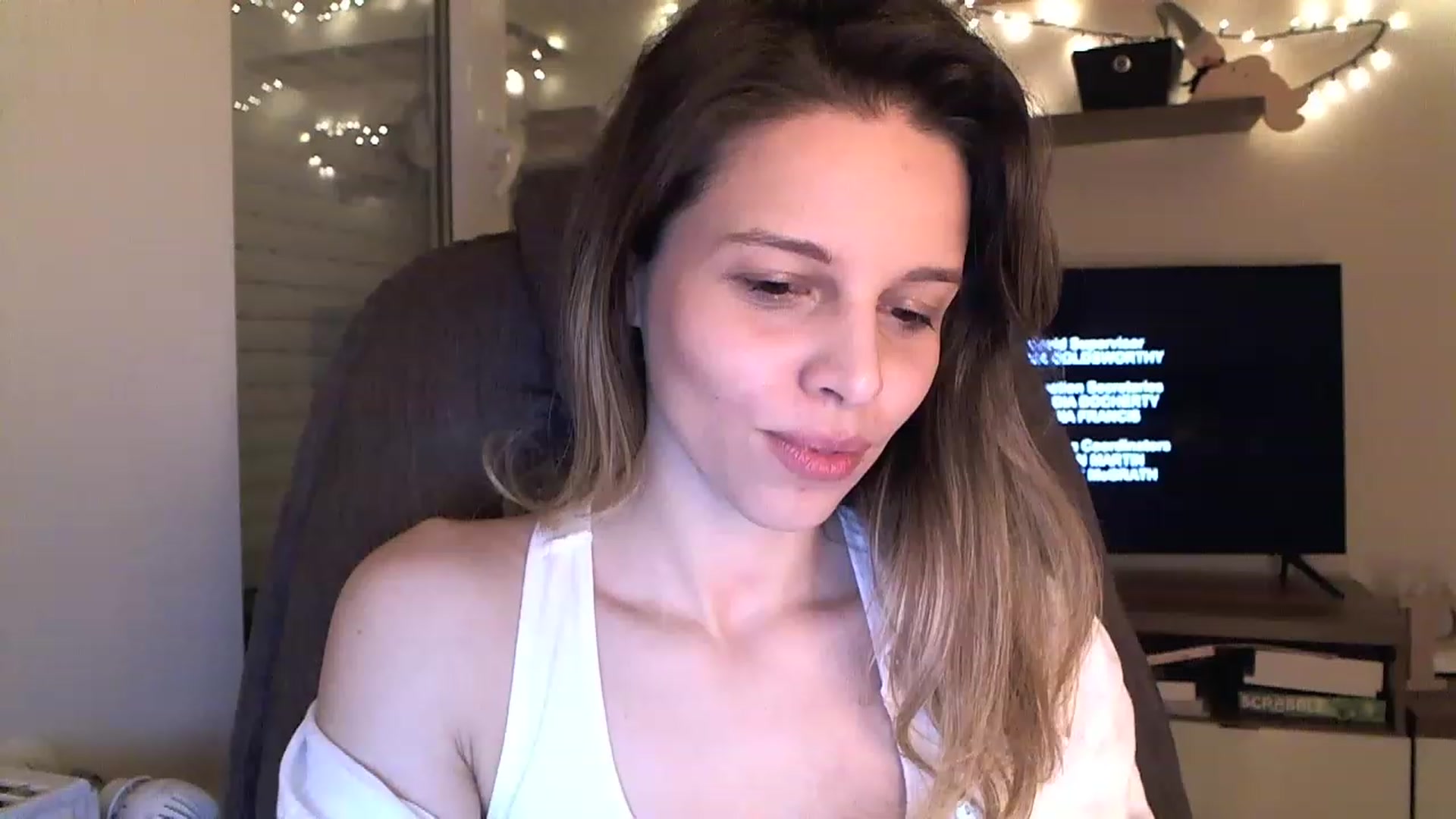 Gallery image thumbnail from Heaven_hot's myfreecams stream on, 12/11/2022, 18:03 image 13 of 20
