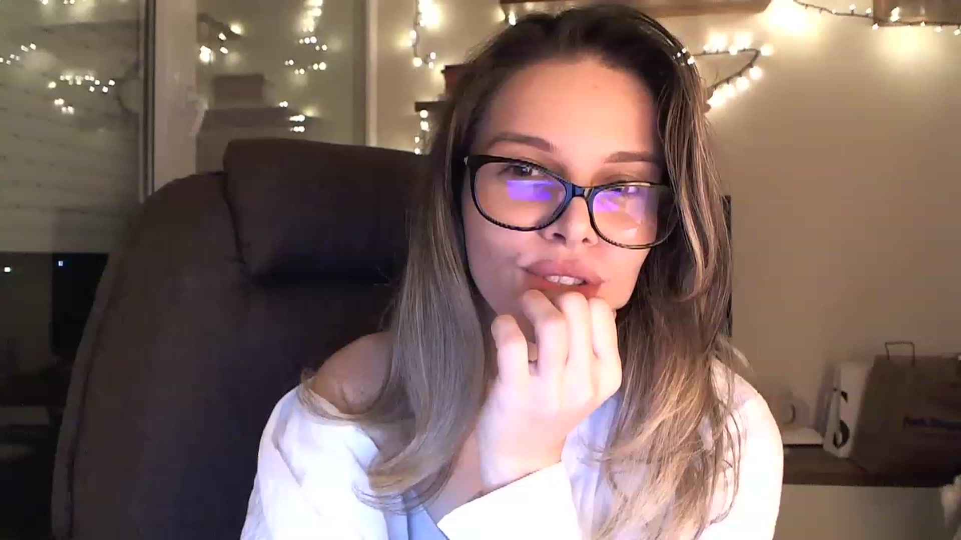 Gallery image thumbnail from Heaven_hot's myfreecams stream on, 12/12/2022, 18:08 image 16 of 20