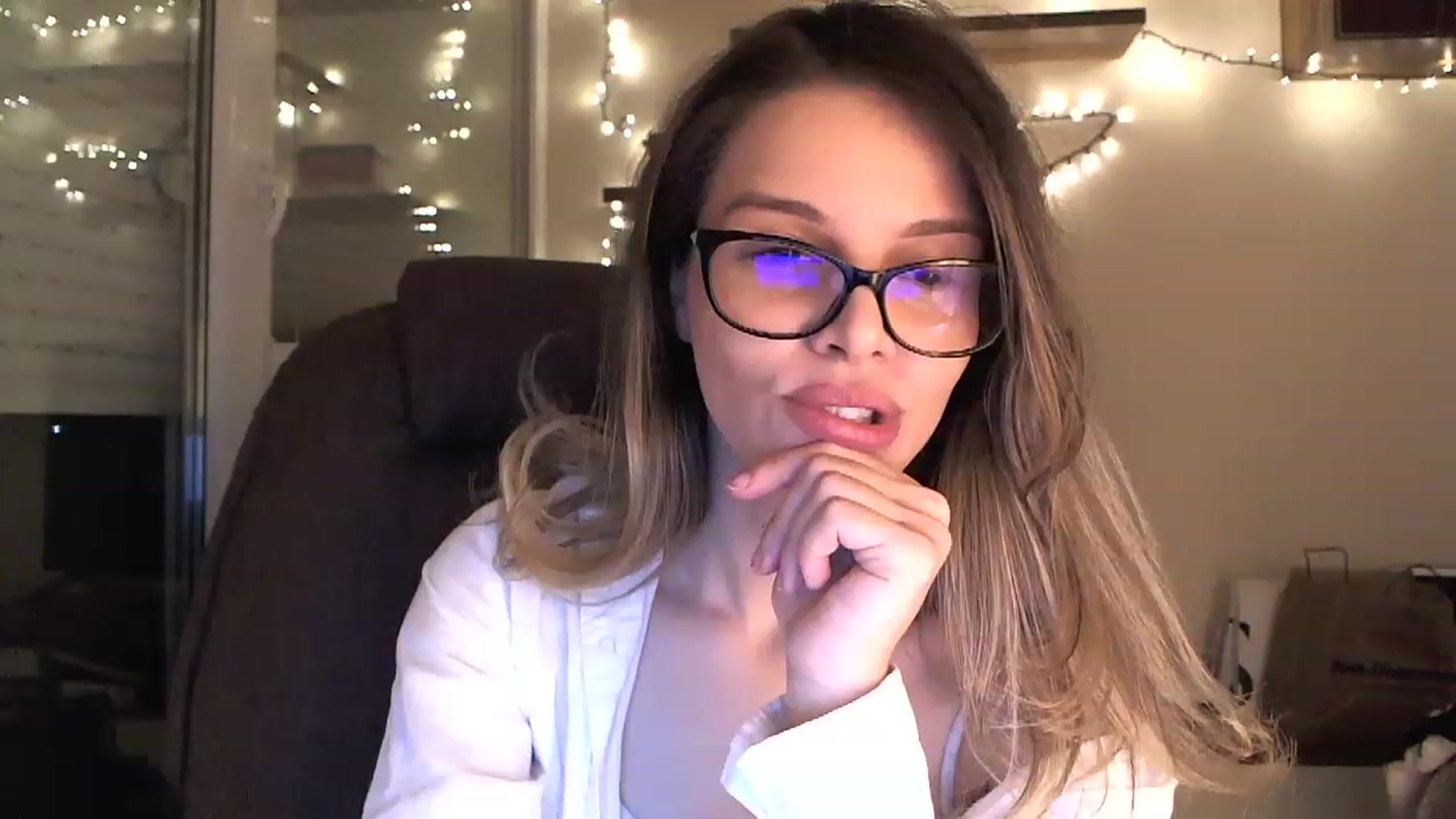 Gallery image thumbnail from Heaven_hot's myfreecams stream on, 12/12/2022, 18:08 image 4 of 20