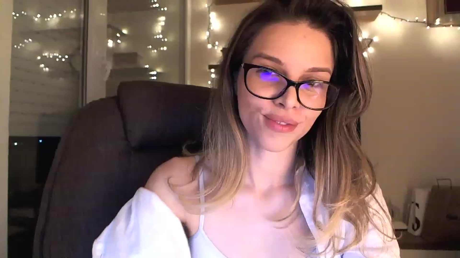 Gallery image thumbnail from Heaven_hot's myfreecams stream on, 12/12/2022, 18:08 image 10 of 20