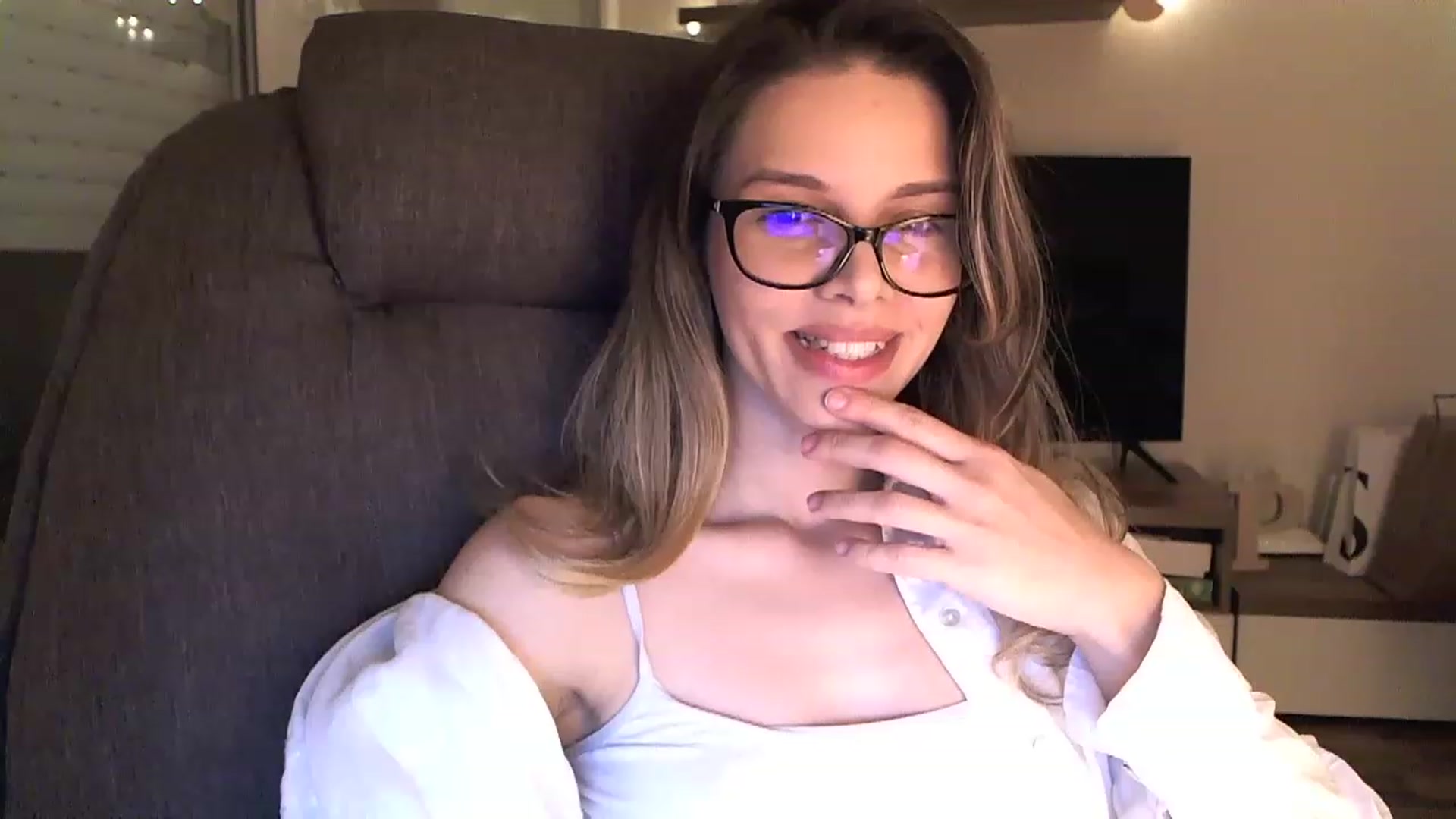 Gallery image thumbnail from Heaven_hot's myfreecams stream on, 12/12/2022, 18:08 image 18 of 20