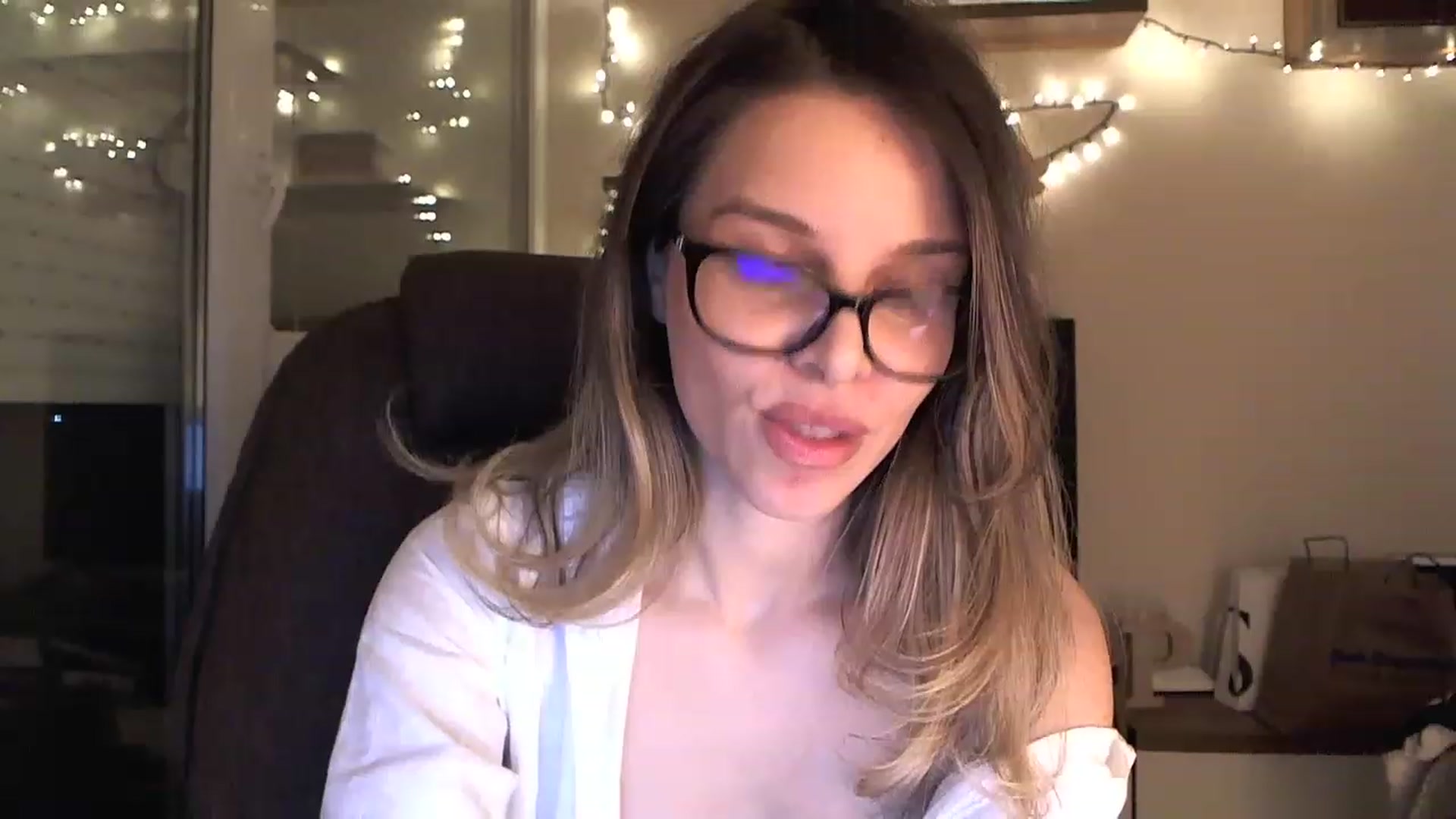 Gallery image thumbnail from Heaven_hot's myfreecams stream on, 12/12/2022, 18:08 image 5 of 20