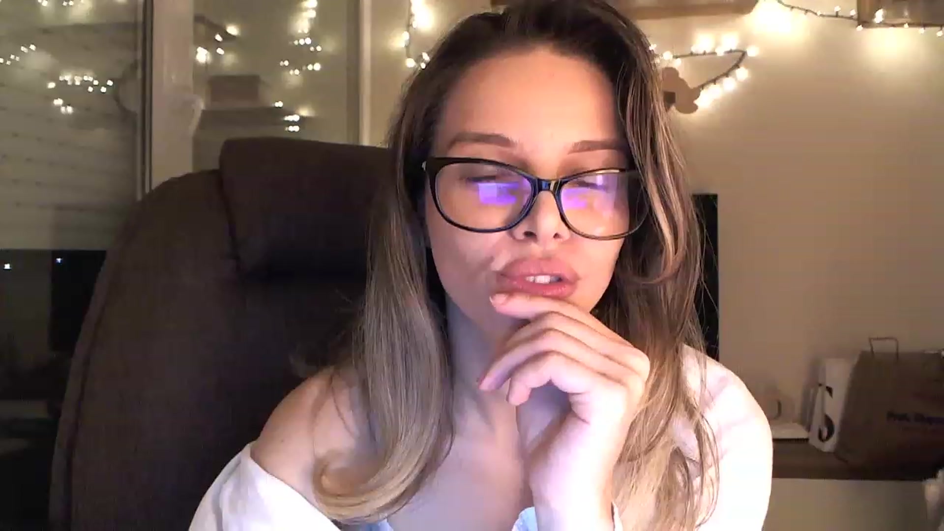 Gallery image thumbnail from Heaven_hot's myfreecams stream on, 12/12/2022, 18:08 image 17 of 20