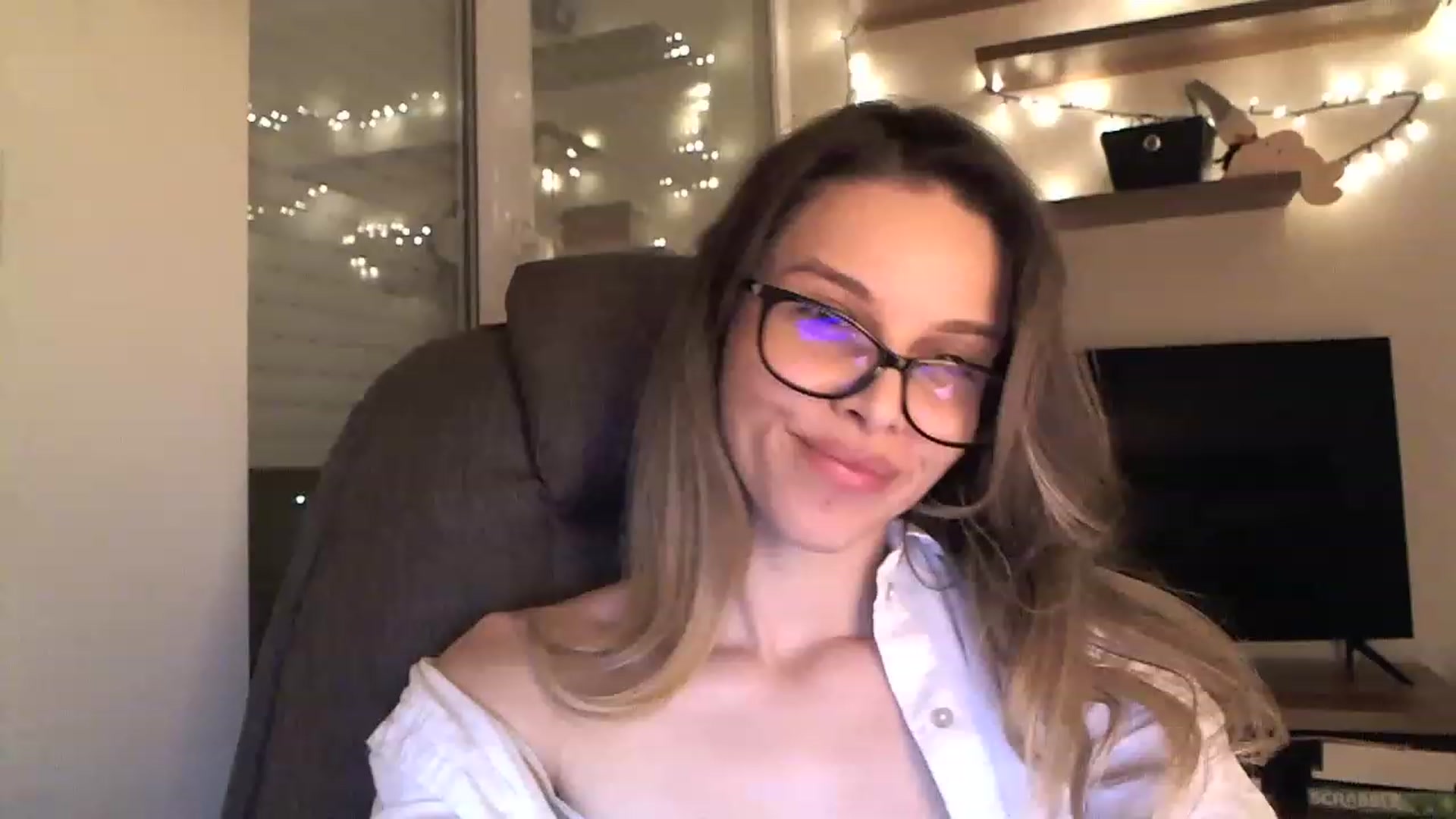 Gallery image thumbnail from Heaven_hot's myfreecams stream on, 12/12/2022, 18:33 image 8 of 20