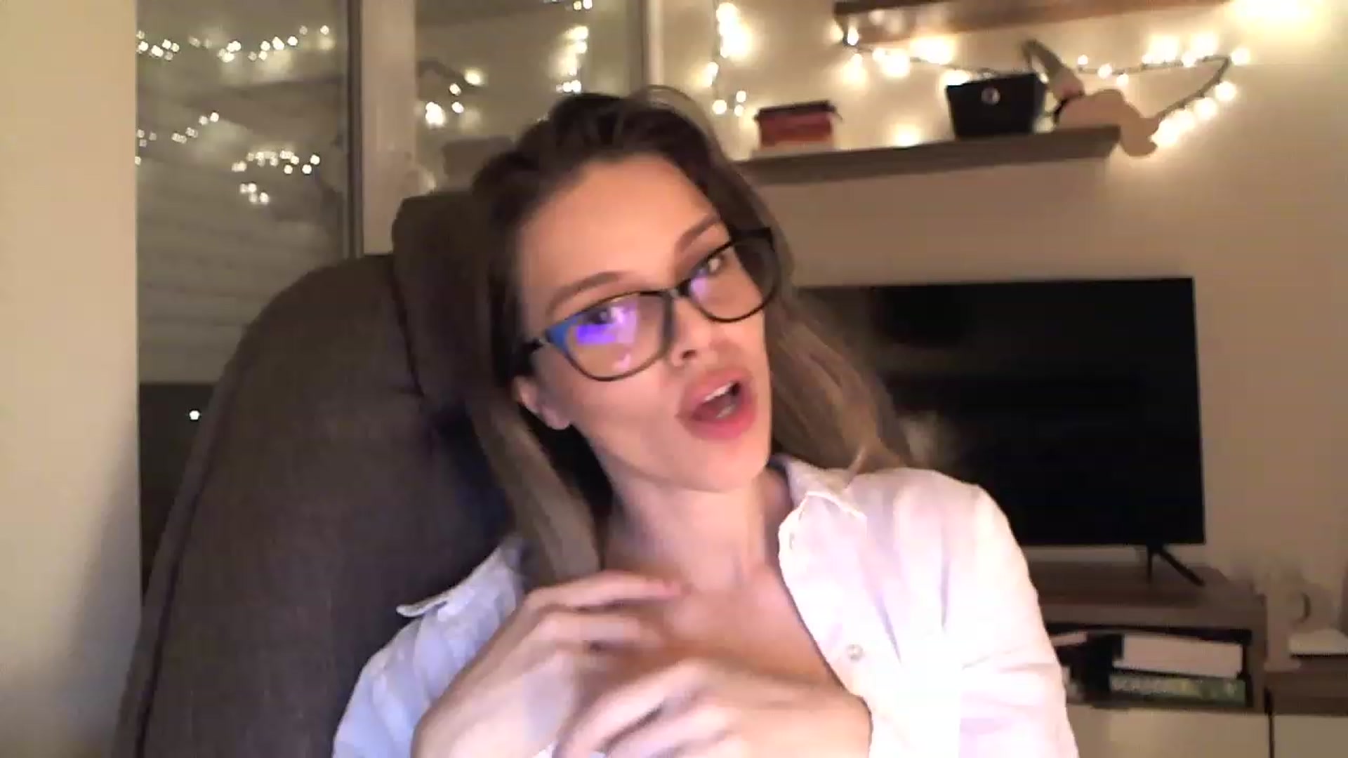 Gallery image thumbnail from Heaven_hot's myfreecams stream on, 12/12/2022, 18:33 image 19 of 20