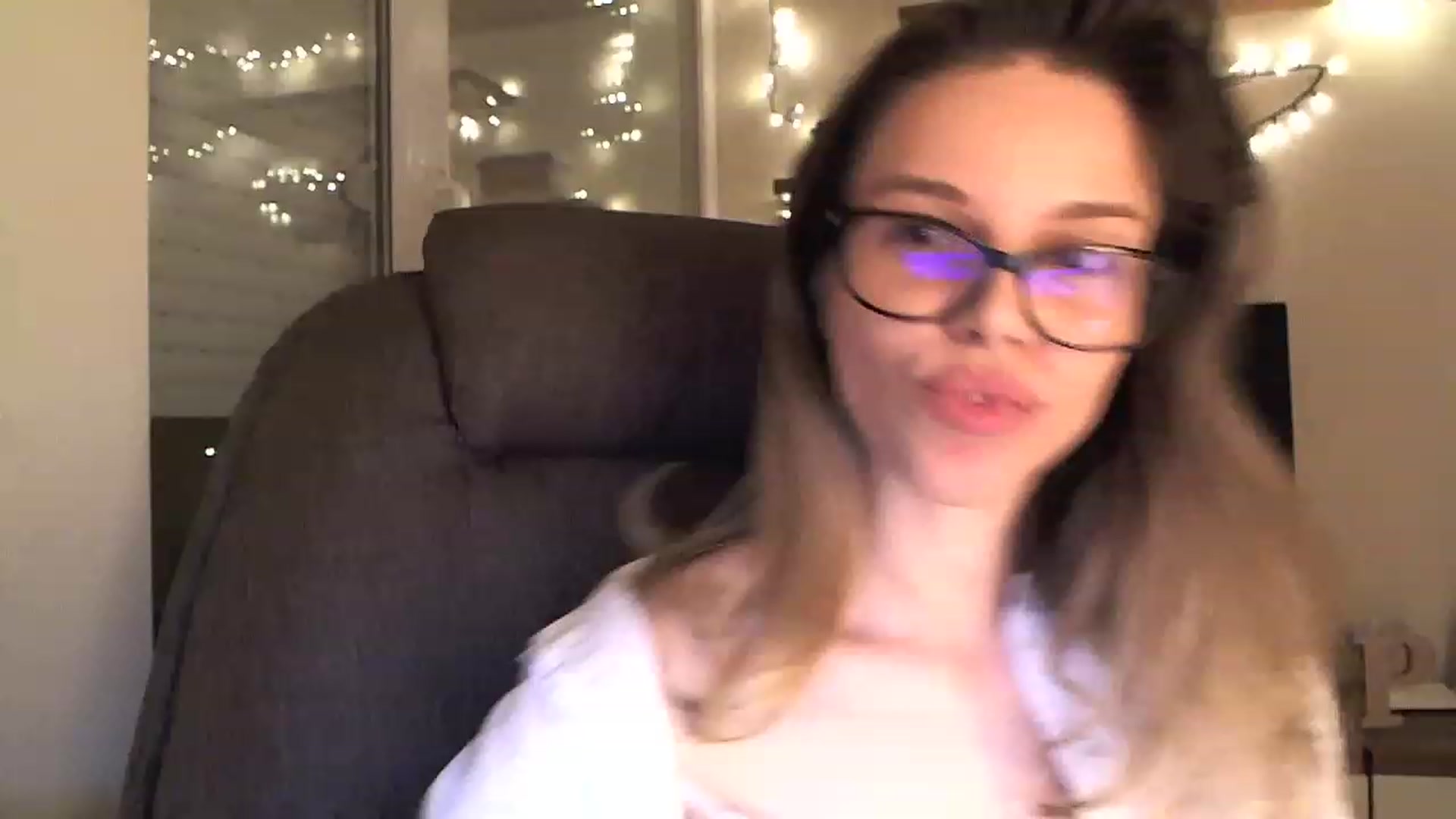 Gallery image thumbnail from Heaven_hot's myfreecams stream on, 12/12/2022, 18:33 image 16 of 20