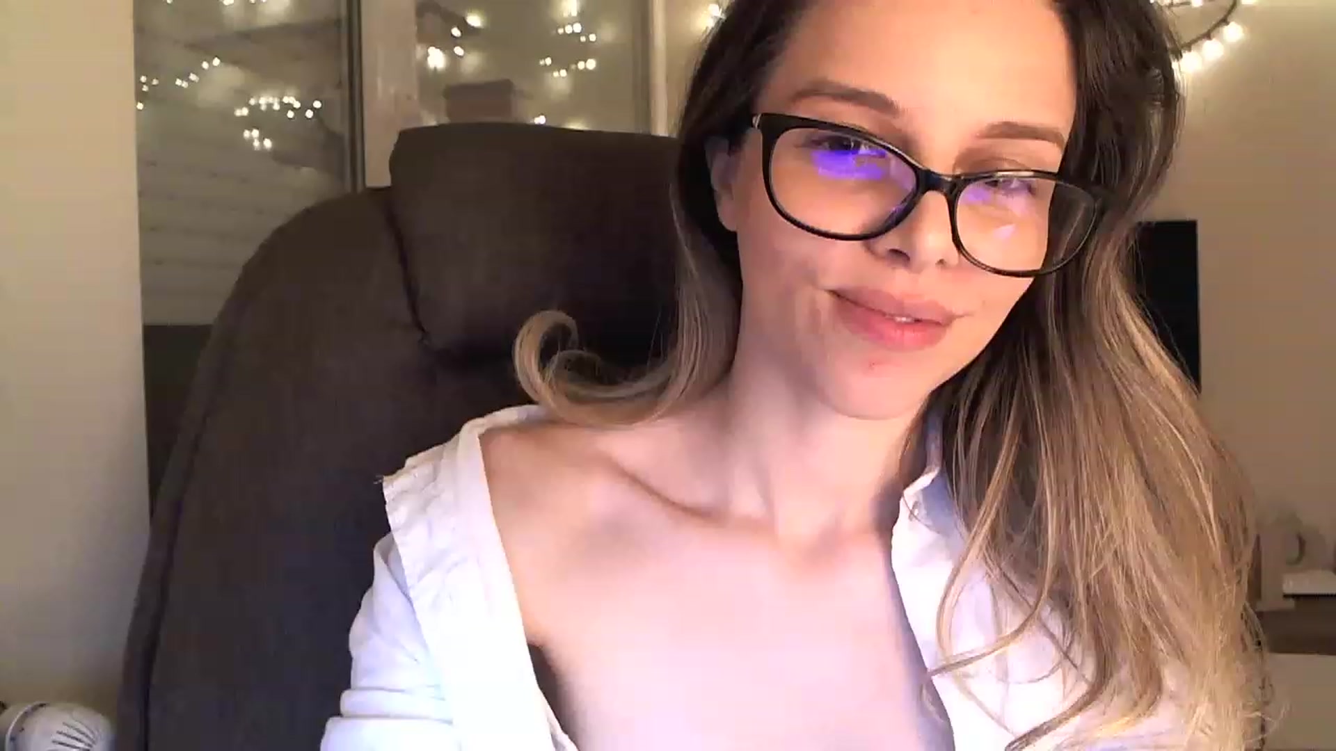 Gallery image thumbnail from Heaven_hot's myfreecams stream on, 12/12/2022, 18:33 image 14 of 20