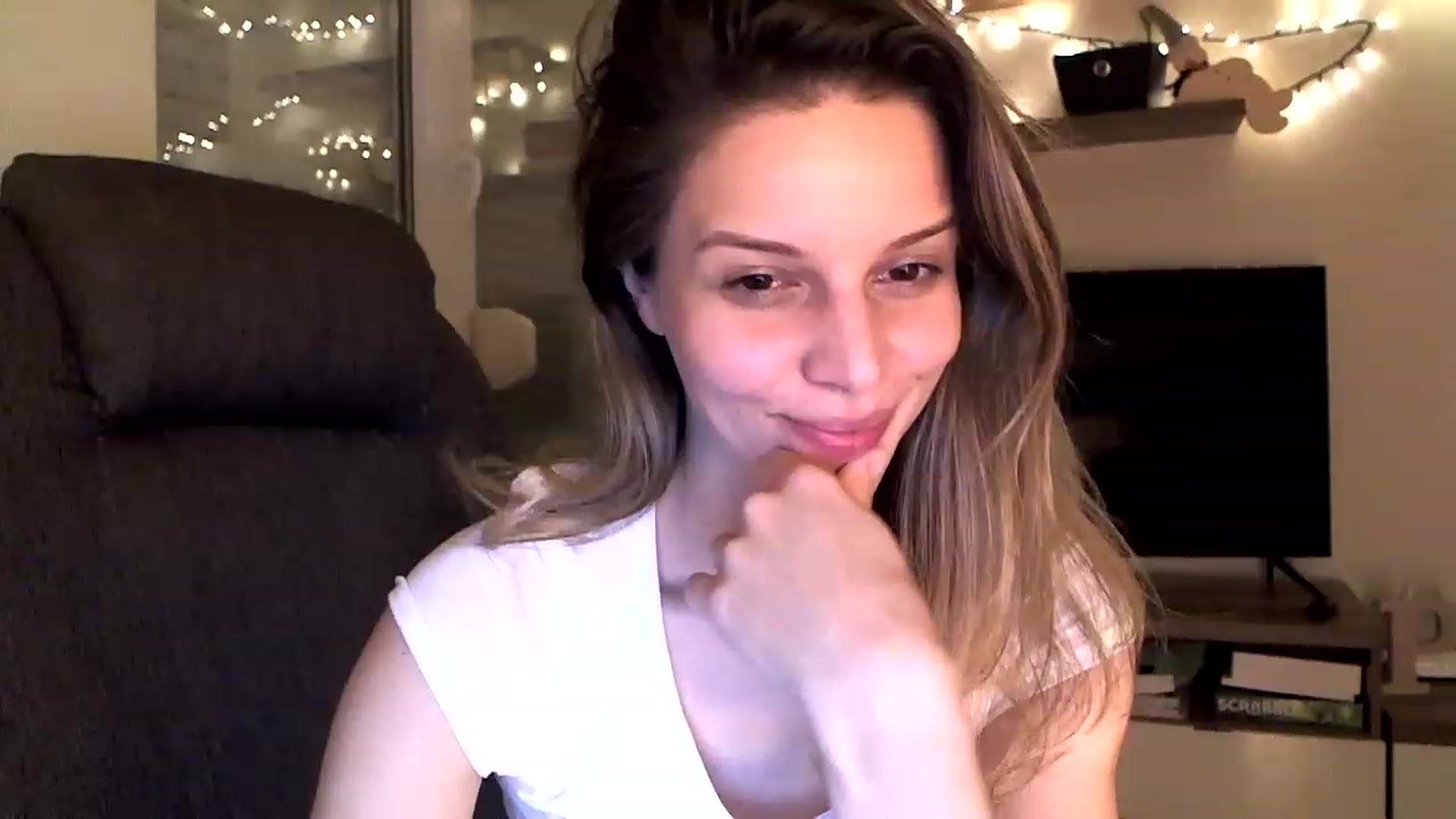 Gallery image thumbnail from Heaven_hot's myfreecams stream on, 12/16/2022, 18:14 image 5 of 20