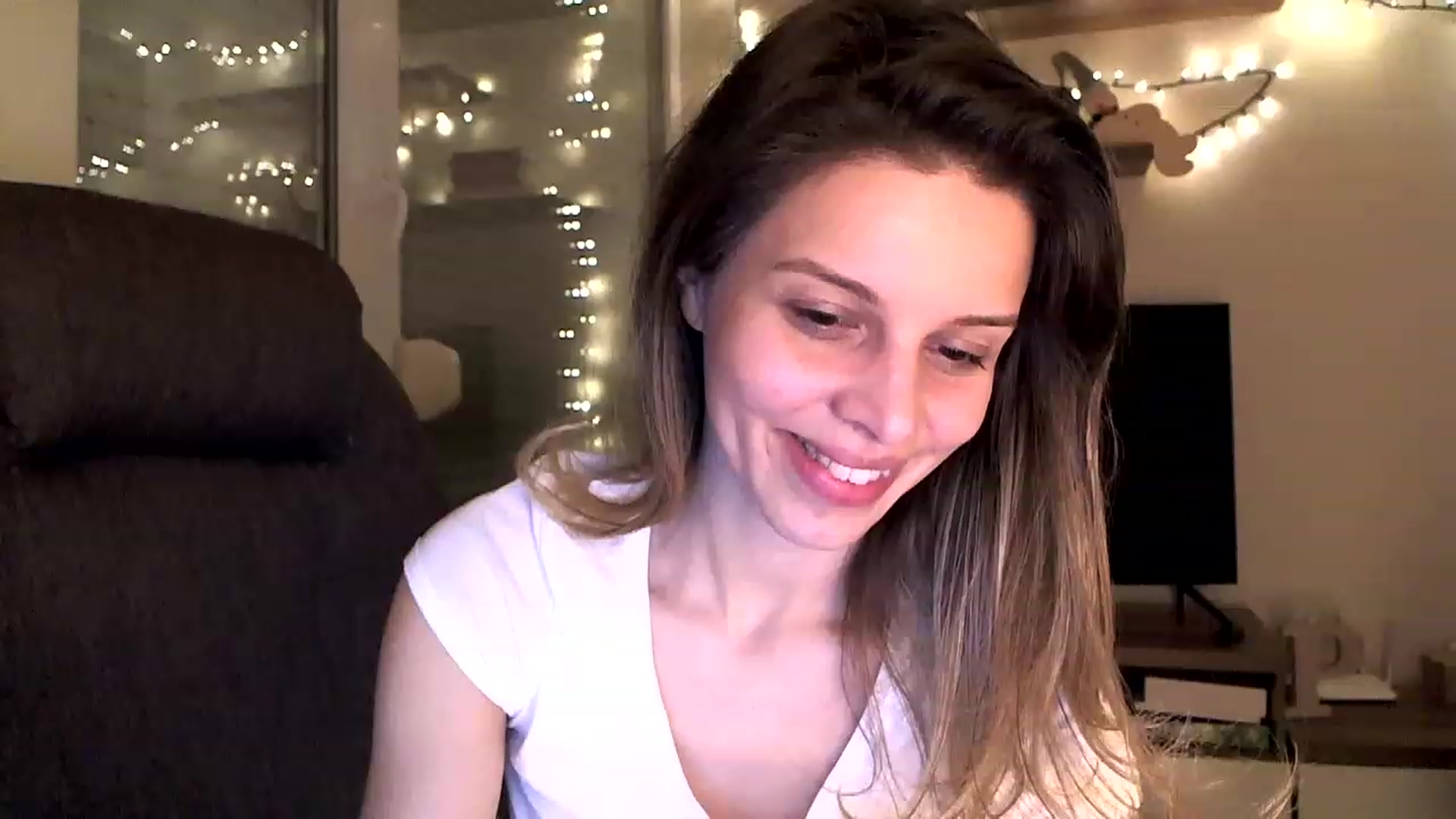 Gallery image thumbnail from Heaven_hot's myfreecams stream on, 12/16/2022, 18:14 image 4 of 20