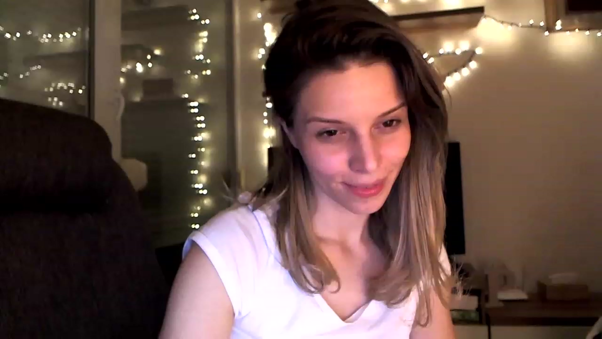 Gallery image thumbnail from Heaven_hot's myfreecams stream on, 12/16/2022, 18:14 image 12 of 20