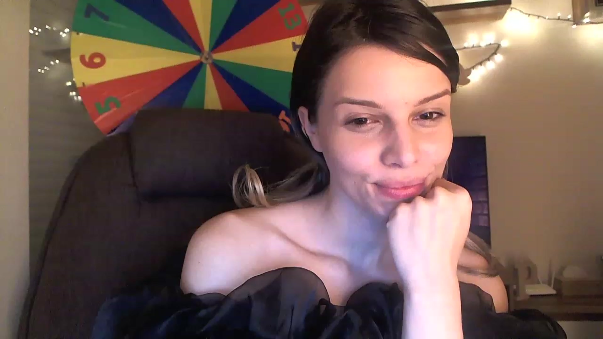 Gallery image thumbnail from Heaven_hot's myfreecams stream on, 12/30/2022, 16:07 image 6 of 20
