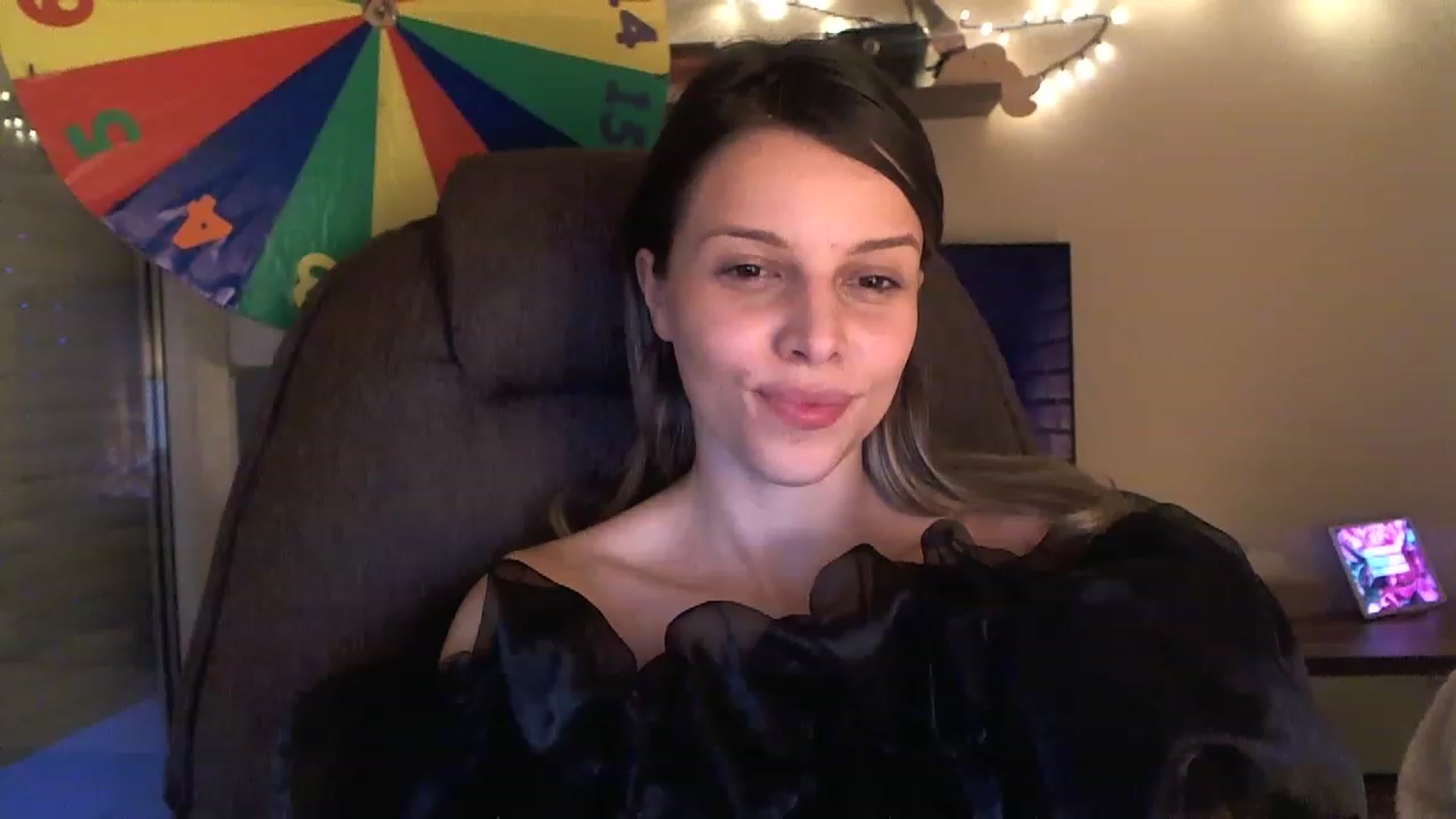 Gallery image thumbnail from Heaven_hot's myfreecams stream on, 12/30/2022, 16:07 image 4 of 20