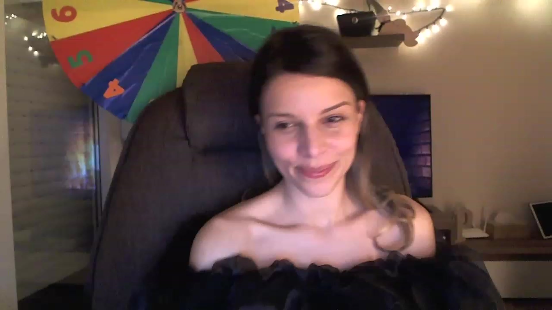 Gallery image thumbnail from Heaven_hot's myfreecams stream on, 12/30/2022, 16:07 image 14 of 20
