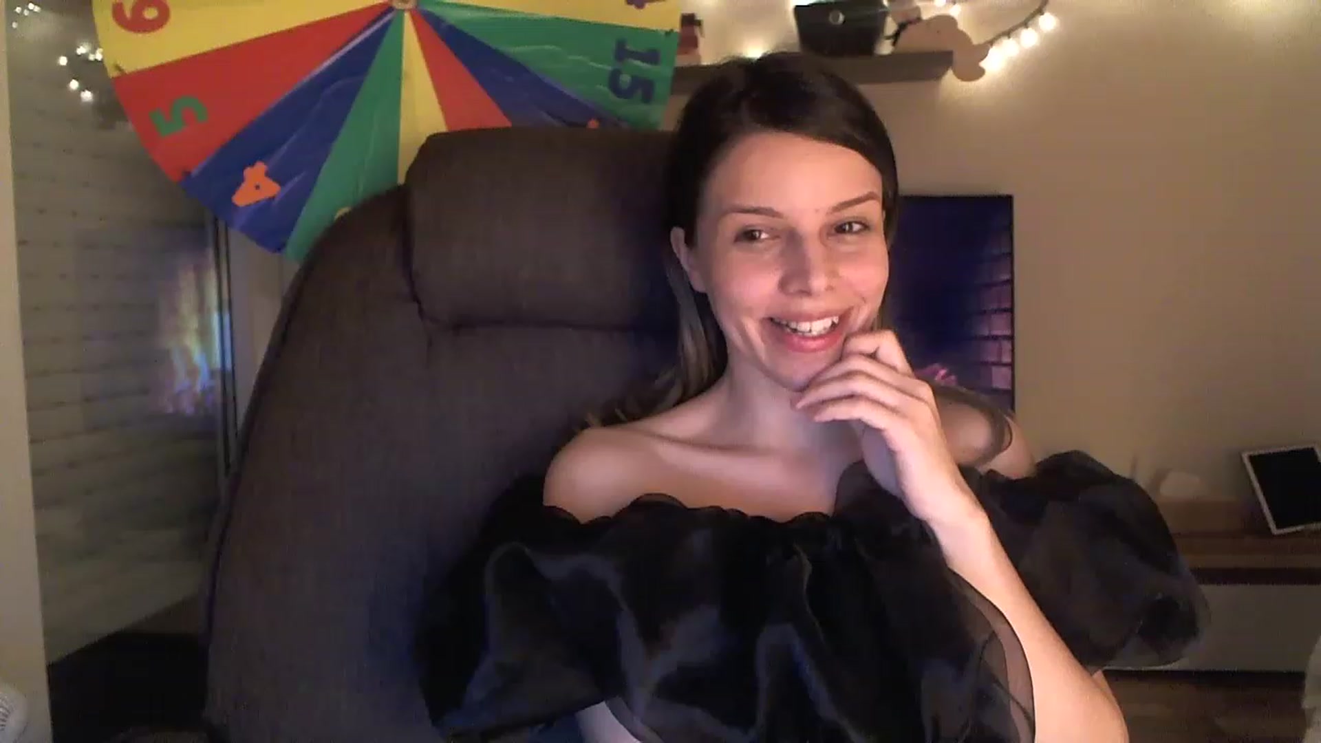 Gallery image thumbnail from Heaven_hot's myfreecams stream on, 12/30/2022, 16:07 image 17 of 20