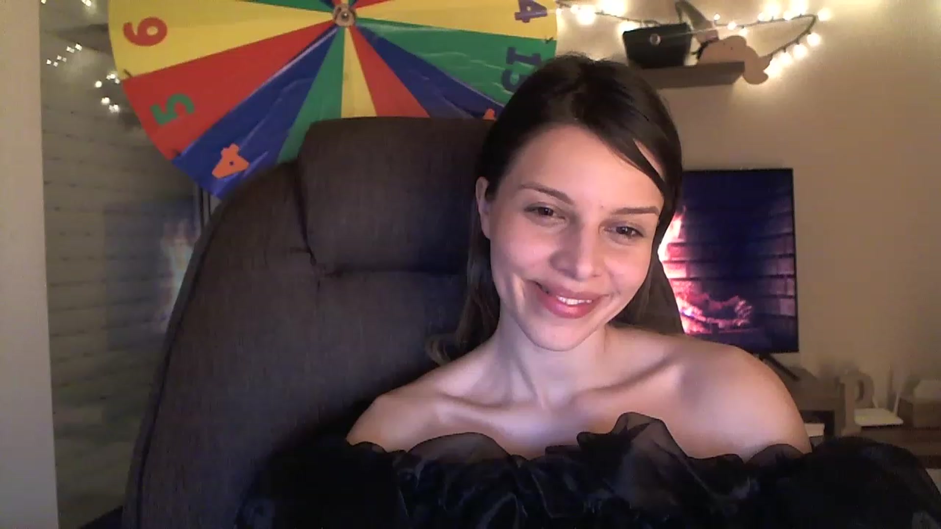 Gallery image thumbnail from Heaven_hot's myfreecams stream on, 12/30/2022, 16:07 image 9 of 20