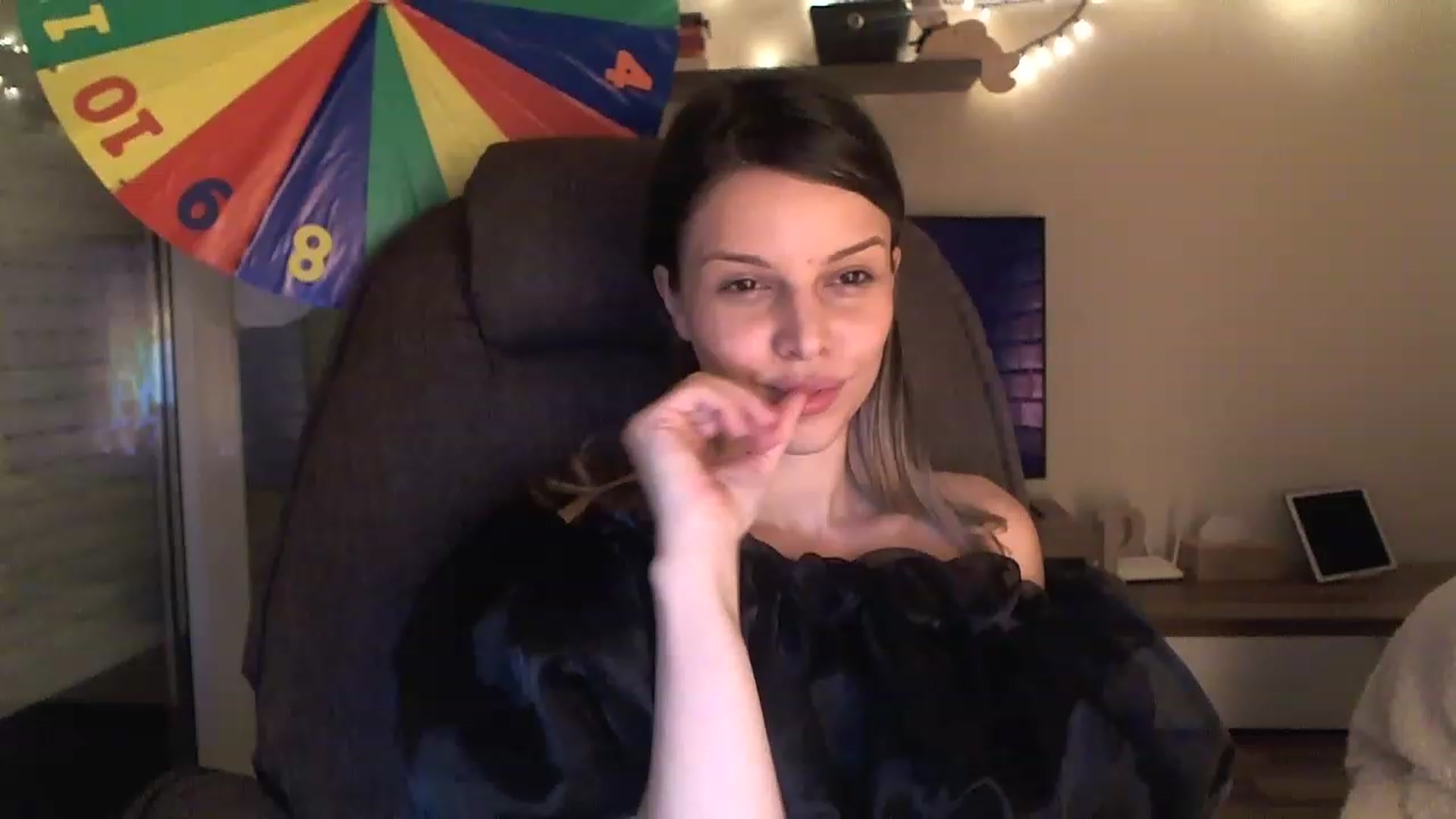 Gallery image thumbnail from Heaven_hot's myfreecams stream on, 12/30/2022, 16:07 image 18 of 20