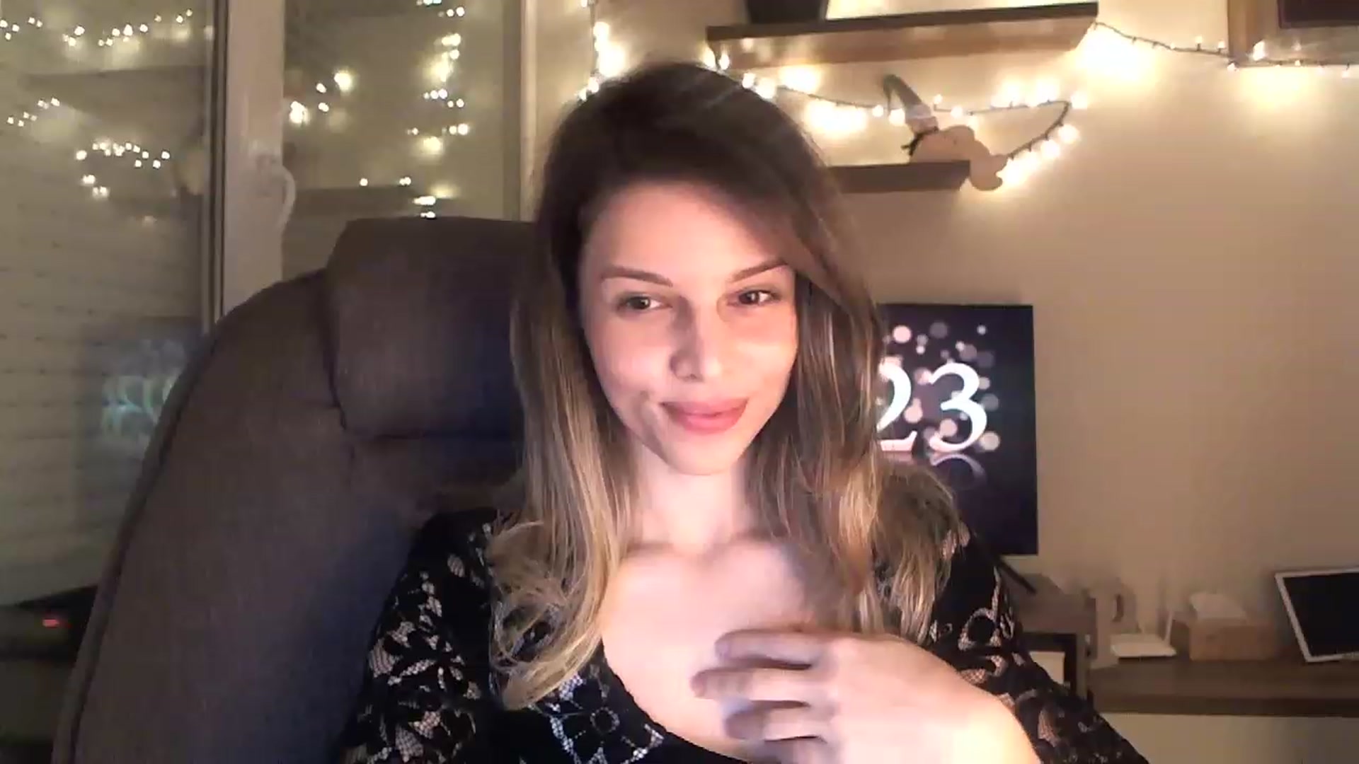 Gallery image thumbnail from Heaven_hot's myfreecams stream on, 12/31/2022, 17:23 image 10 of 20