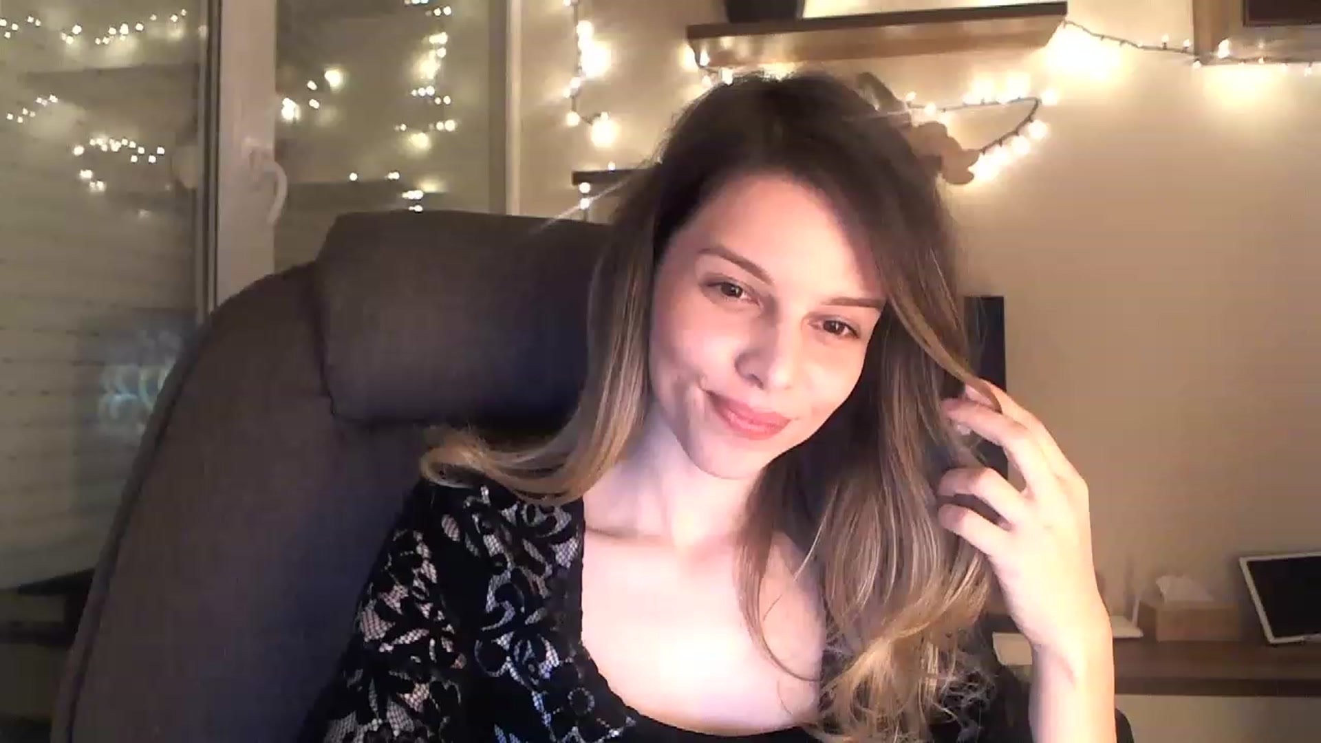 Gallery image thumbnail from Heaven_hot's myfreecams stream on, 12/31/2022, 17:23 image 7 of 20