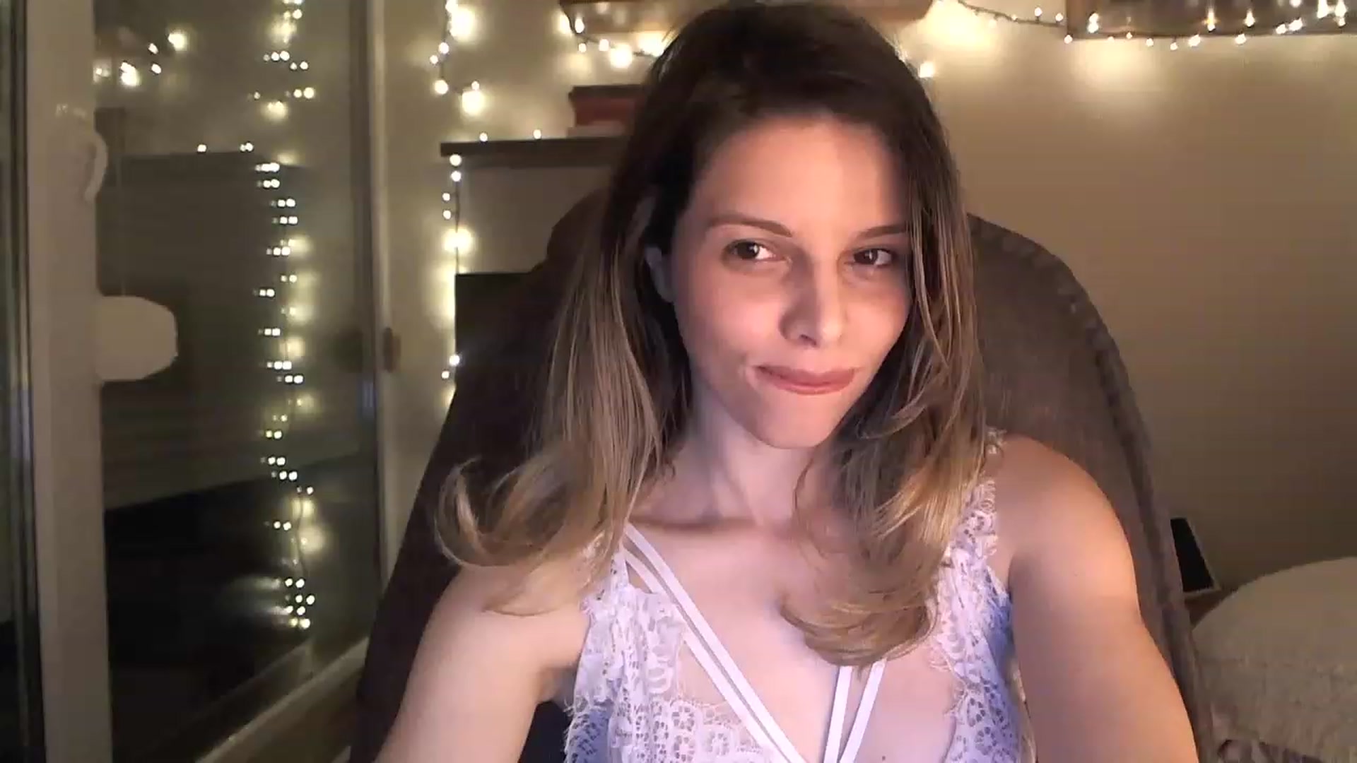 Gallery image thumbnail from Heaven_hot's myfreecams stream on, 01/02/2023, 18:09 image 2 of 20