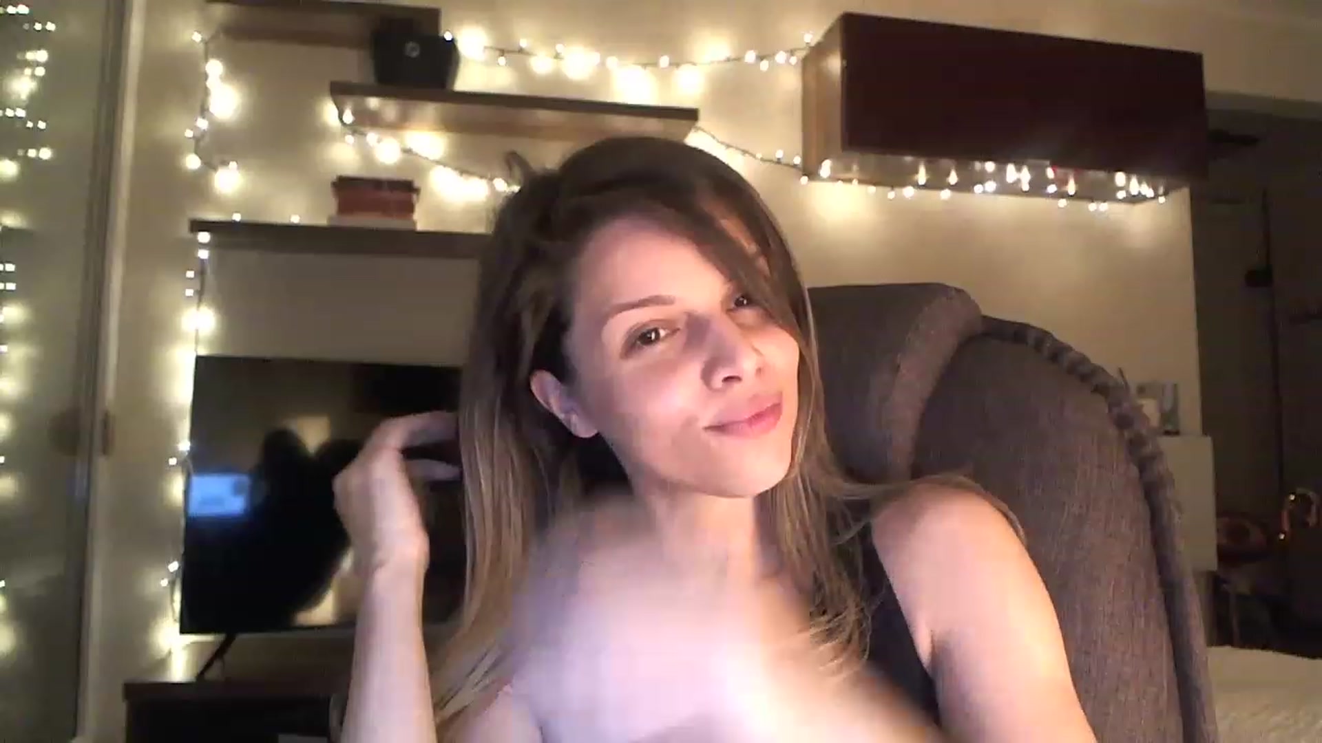 Gallery image thumbnail from Heaven_hot's myfreecams stream on, 01/04/2023, 19:01 image 8 of 20