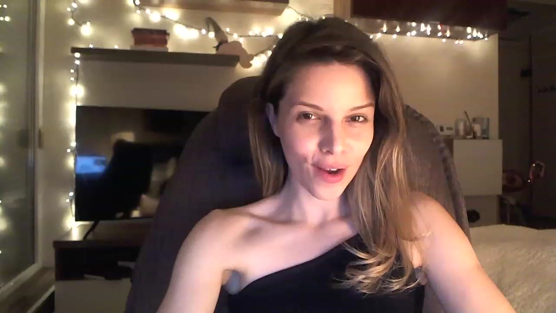Gallery image thumbnail from Heaven_hot's myfreecams stream on, 01/04/2023, 19:01 image 13 of 20