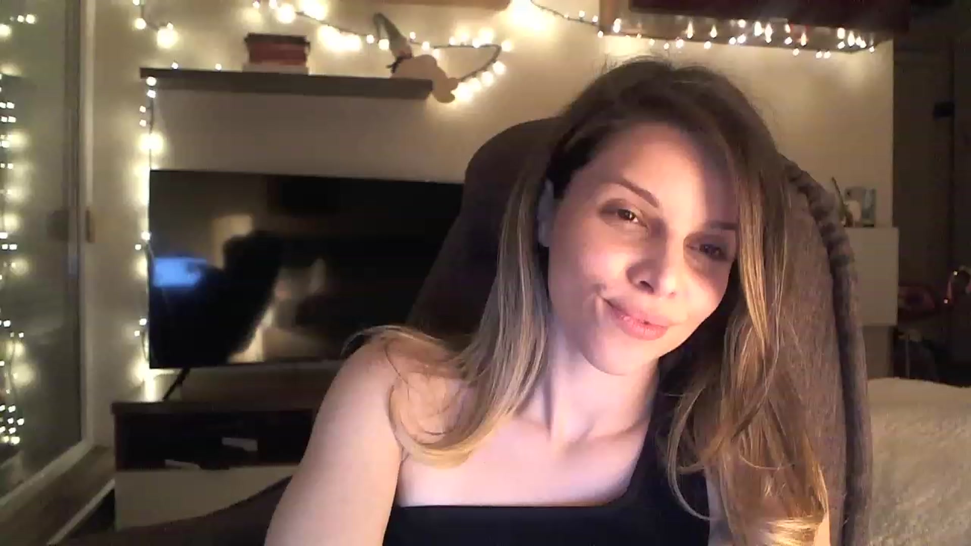 Gallery image thumbnail from Heaven_hot's myfreecams stream on, 01/04/2023, 19:01 image 5 of 20