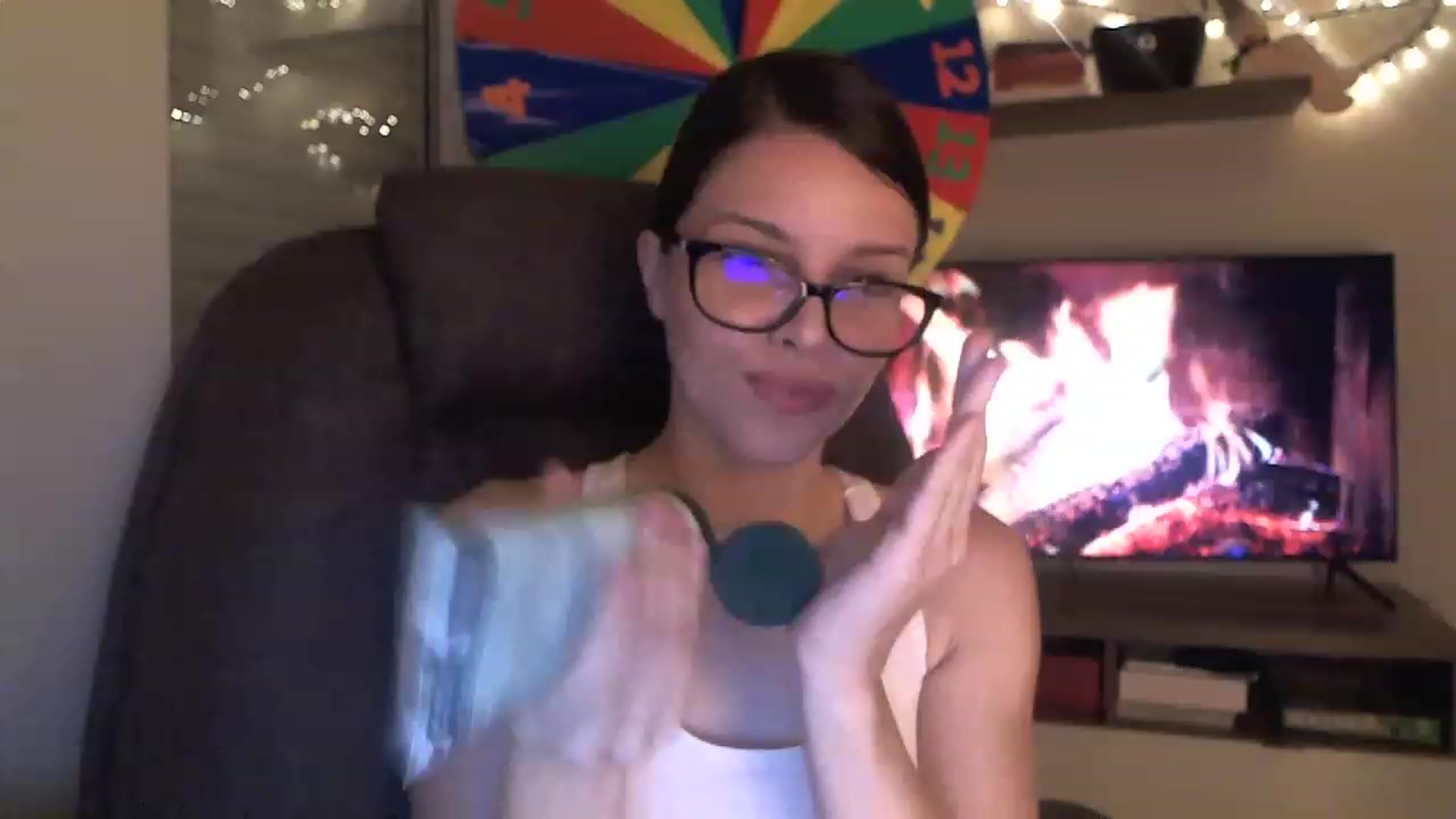 Gallery image thumbnail from Heaven_hot's myfreecams stream on, 01/08/2023, 17:38 image 9 of 20