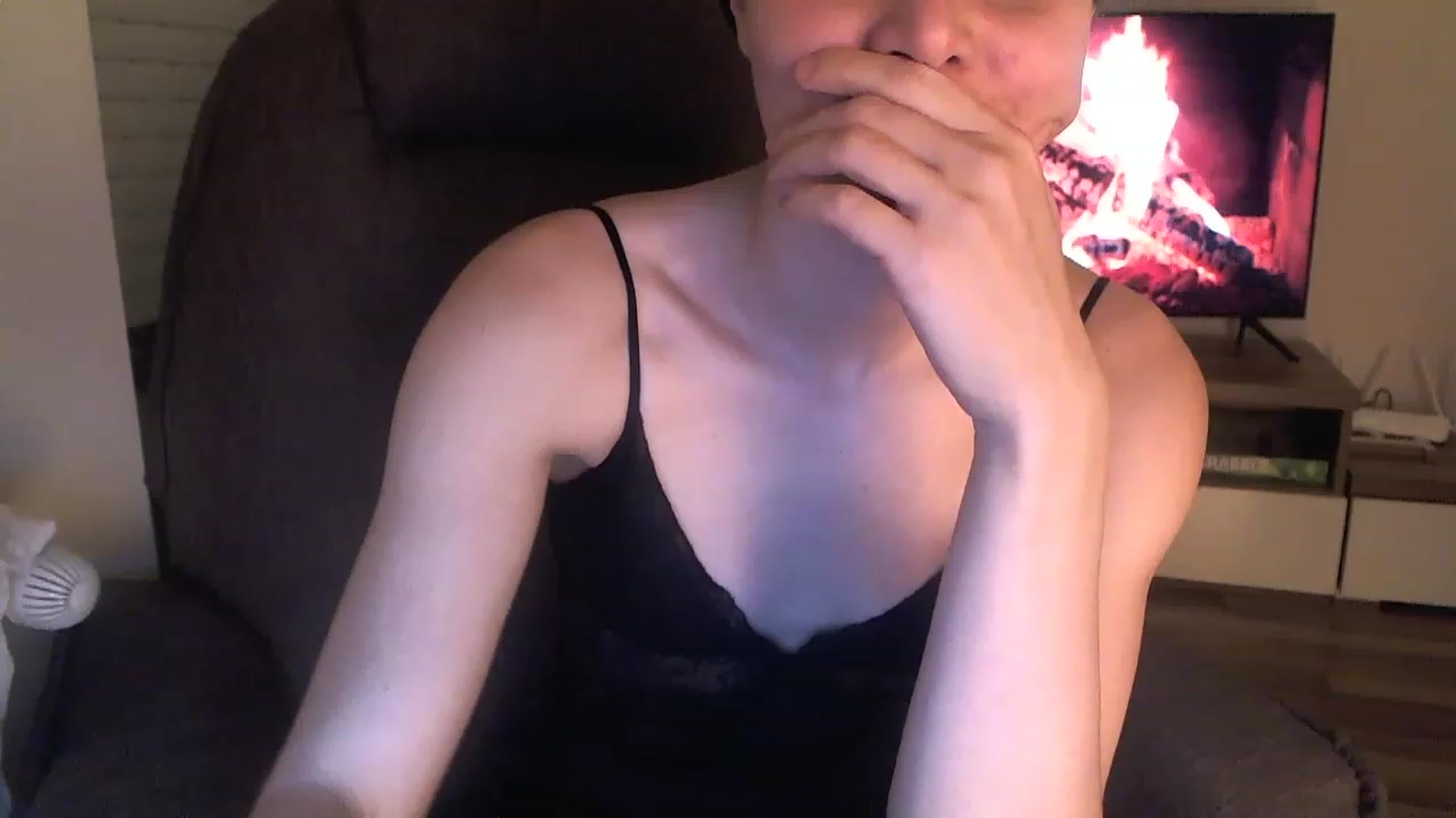 Gallery image thumbnail from Heaven_hot's myfreecams stream on, 01/10/2023, 19:08 image 17 of 20