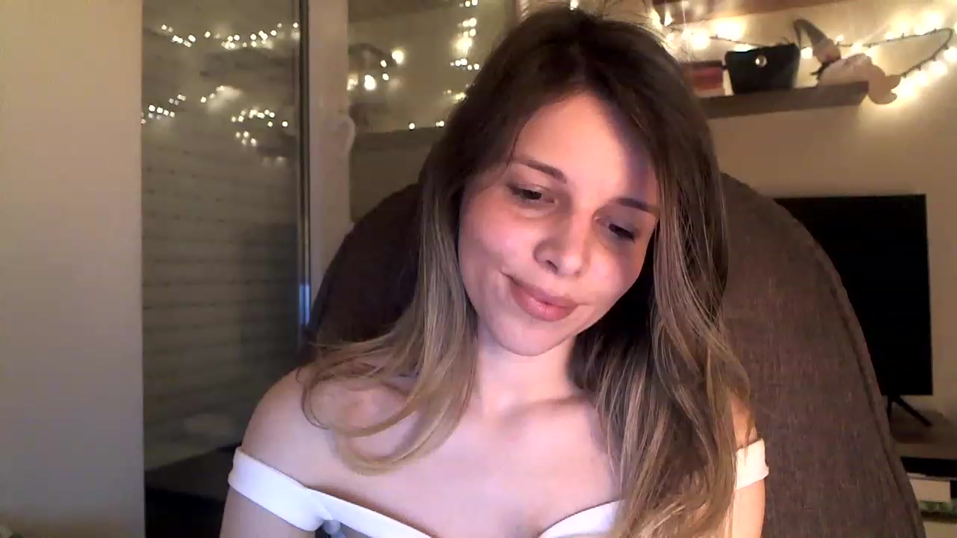 Gallery image thumbnail from Heaven_hot's myfreecams stream on, 01/15/2023, 16:29 image 4 of 20