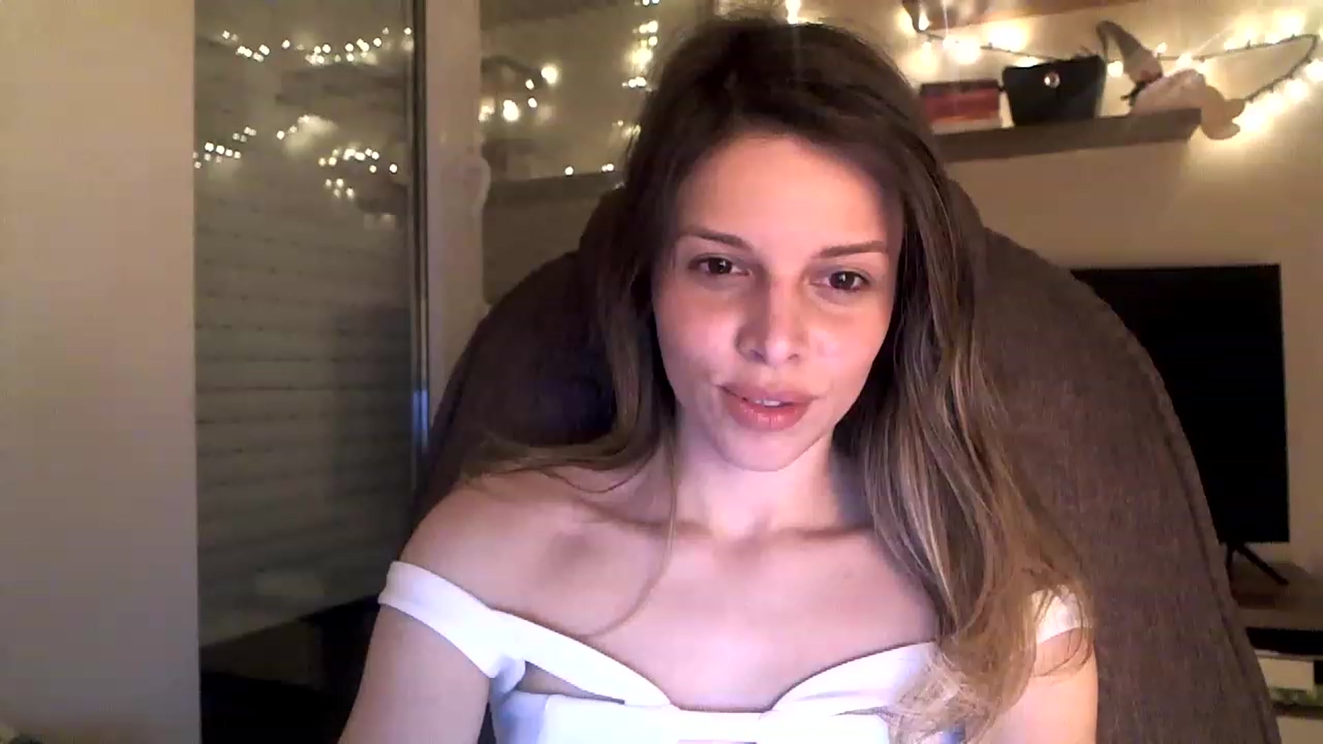 Gallery image thumbnail from Heaven_hot's myfreecams stream on, 01/15/2023, 16:29 image 8 of 20