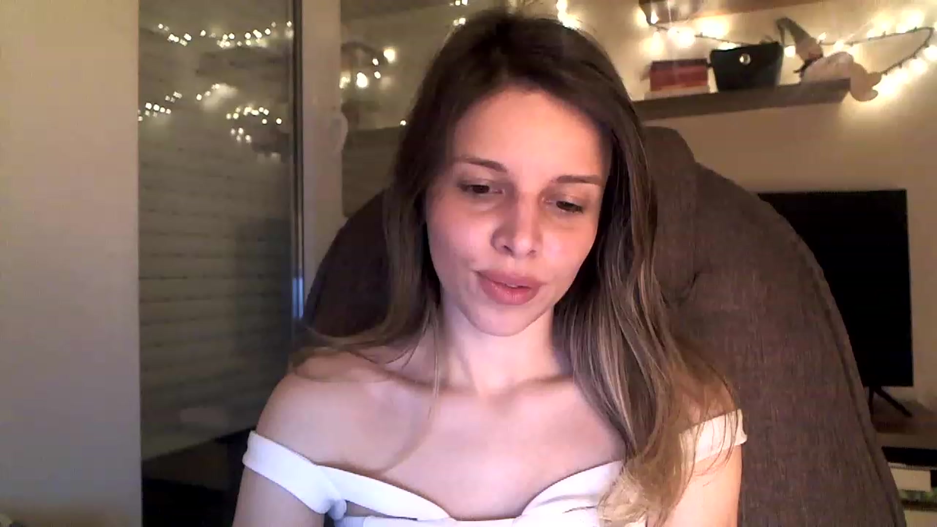 Gallery image thumbnail from Heaven_hot's myfreecams stream on, 01/15/2023, 16:29 image 9 of 20