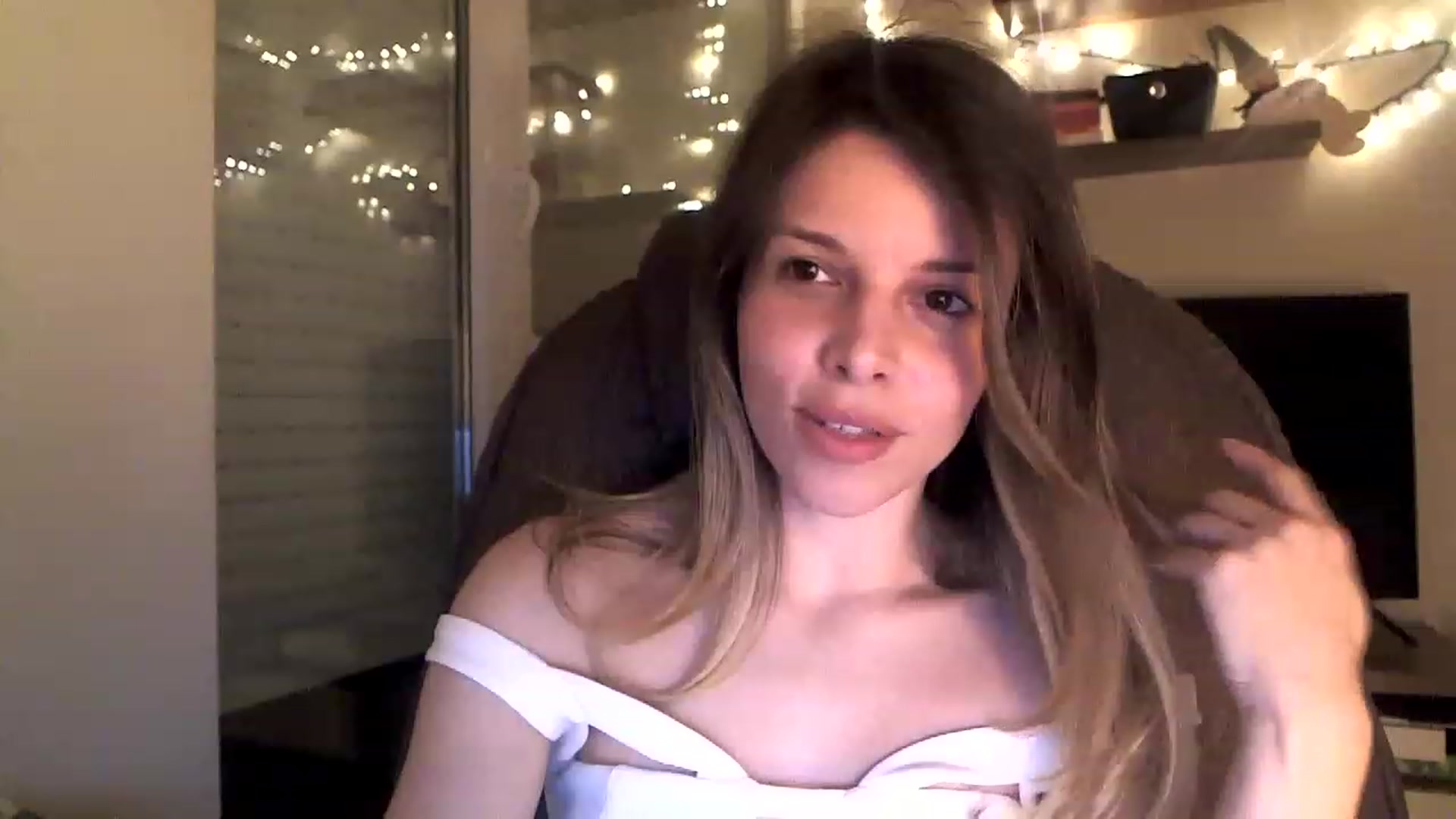 Gallery image thumbnail from Heaven_hot's myfreecams stream on, 01/15/2023, 16:29 image 6 of 20