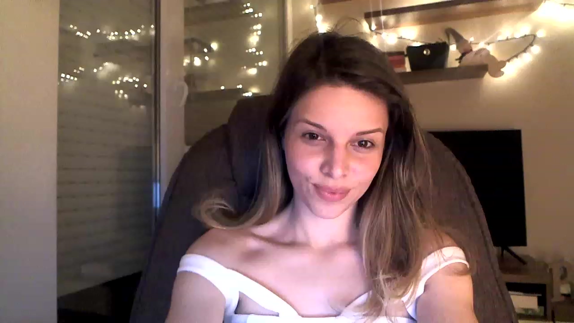 Gallery image thumbnail from Heaven_hot's myfreecams stream on, 01/15/2023, 16:29 image 12 of 20