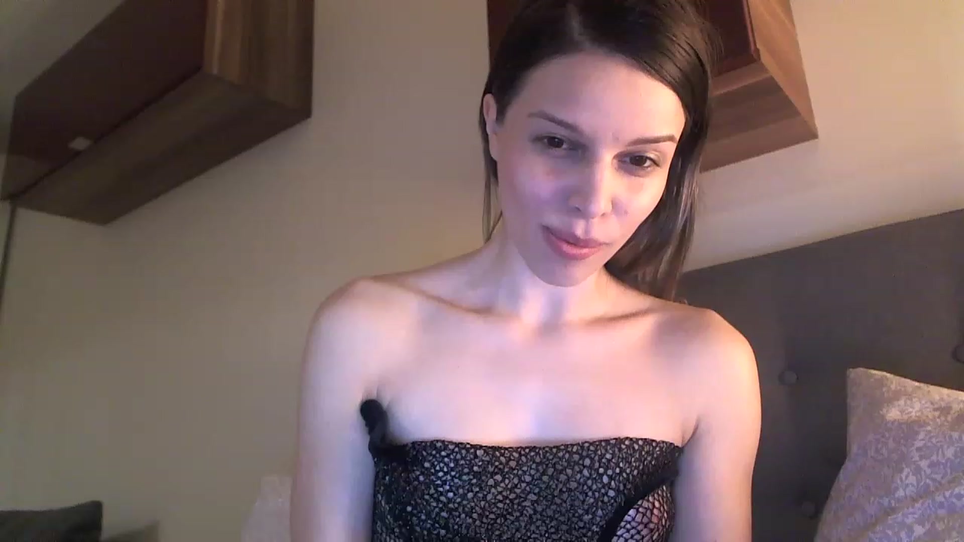 Gallery image thumbnail from Heaven_hot's myfreecams stream on, 01/19/2023, 17:32 image 16 of 20