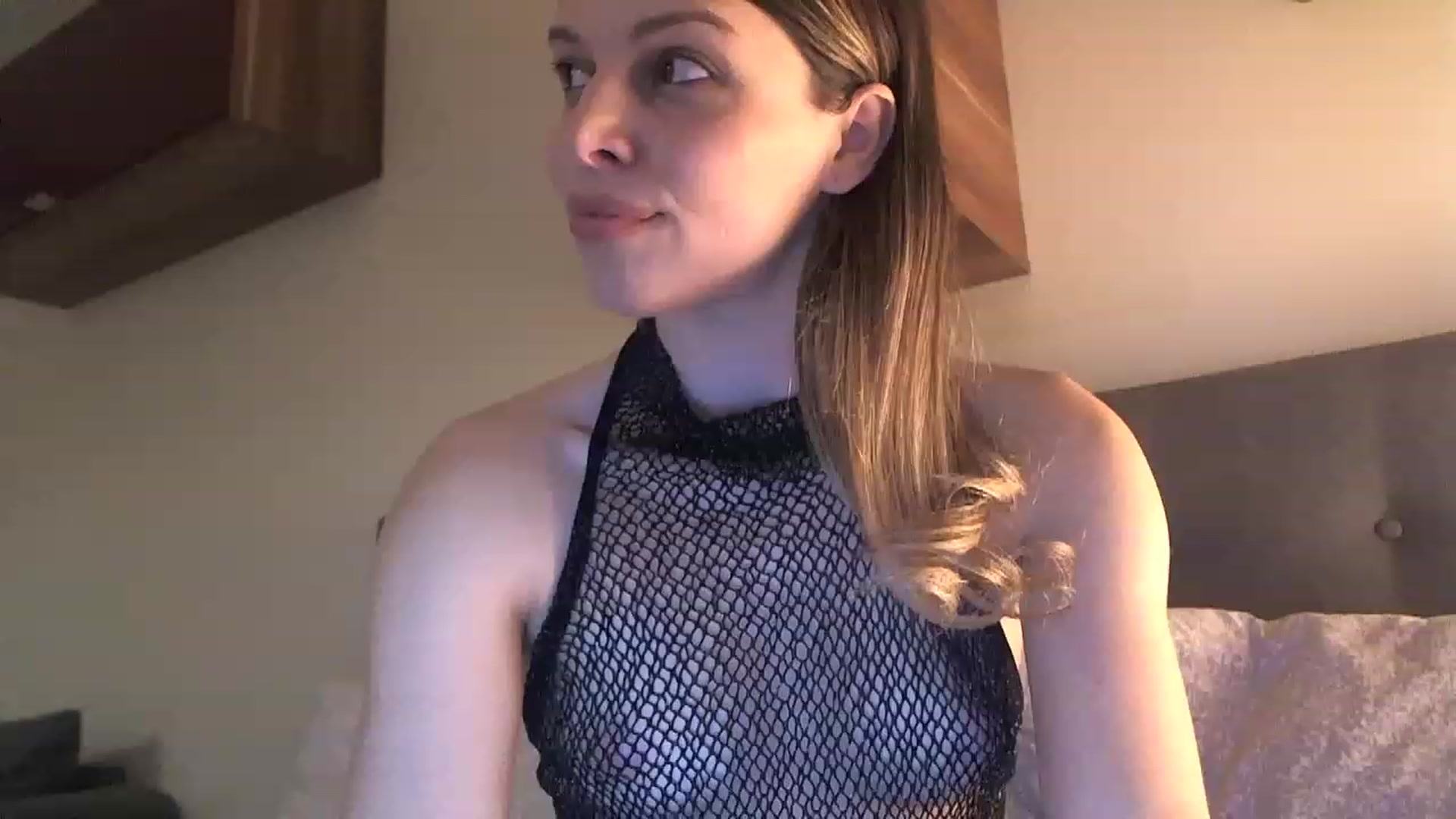 Gallery image thumbnail from Heaven_hot's myfreecams stream on, 01/19/2023, 17:32 image 4 of 20