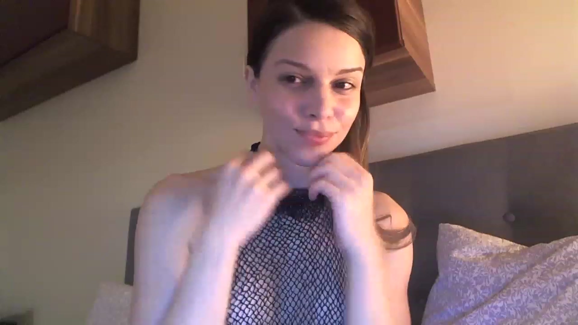 Gallery image thumbnail from Heaven_hot's myfreecams stream on, 01/19/2023, 17:32 image 10 of 20