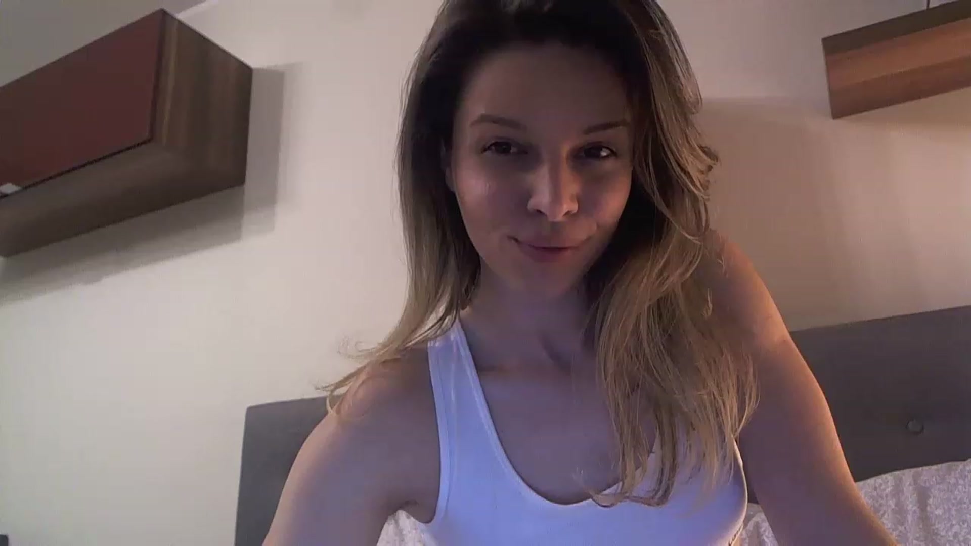 Gallery image thumbnail from Heaven_hot's myfreecams stream on, 01/20/2023, 18:45 image 13 of 20