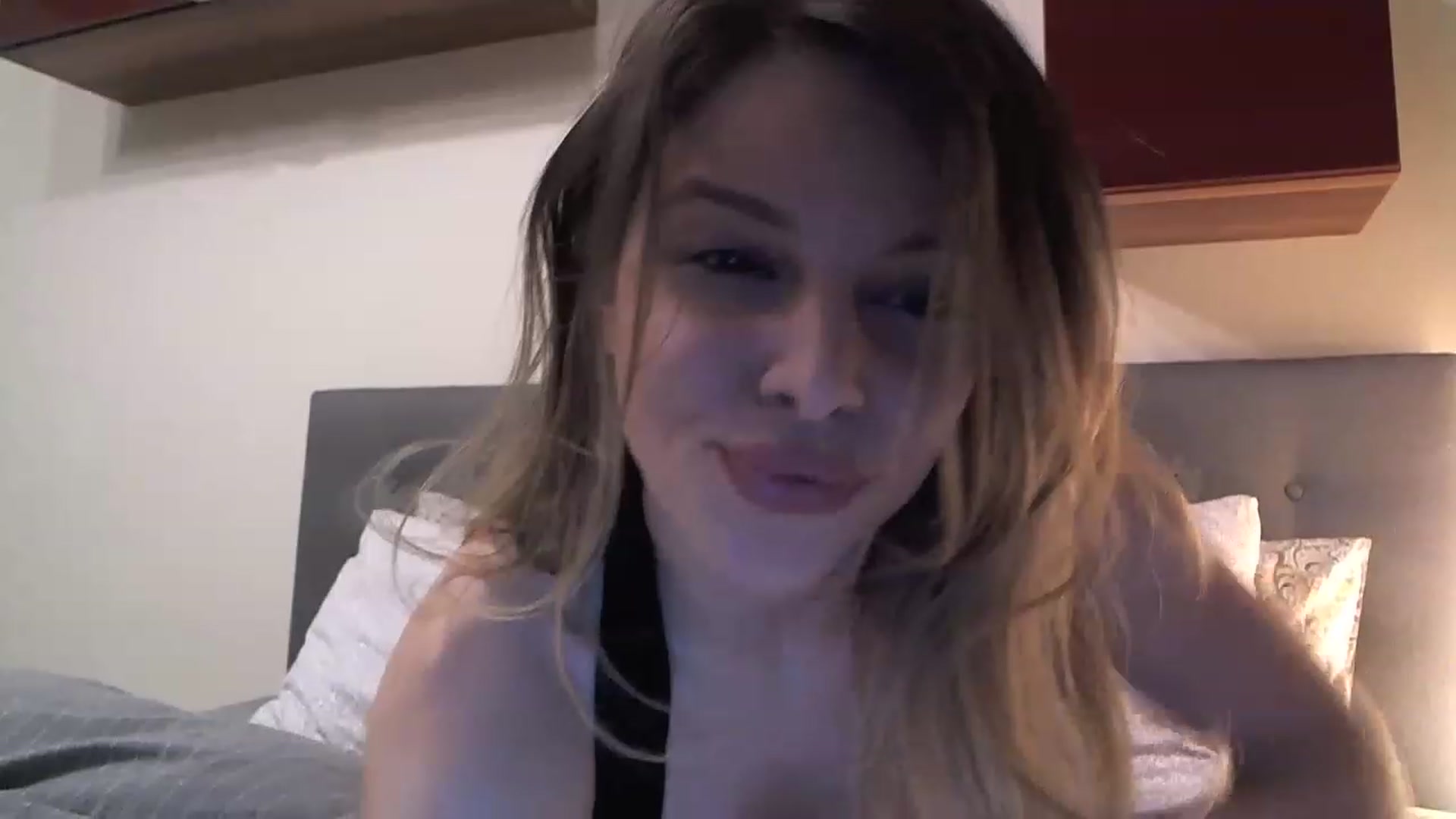 Gallery image thumbnail from Heaven_hot's myfreecams stream on, 02/02/2023, 17:11 image 2 of 20